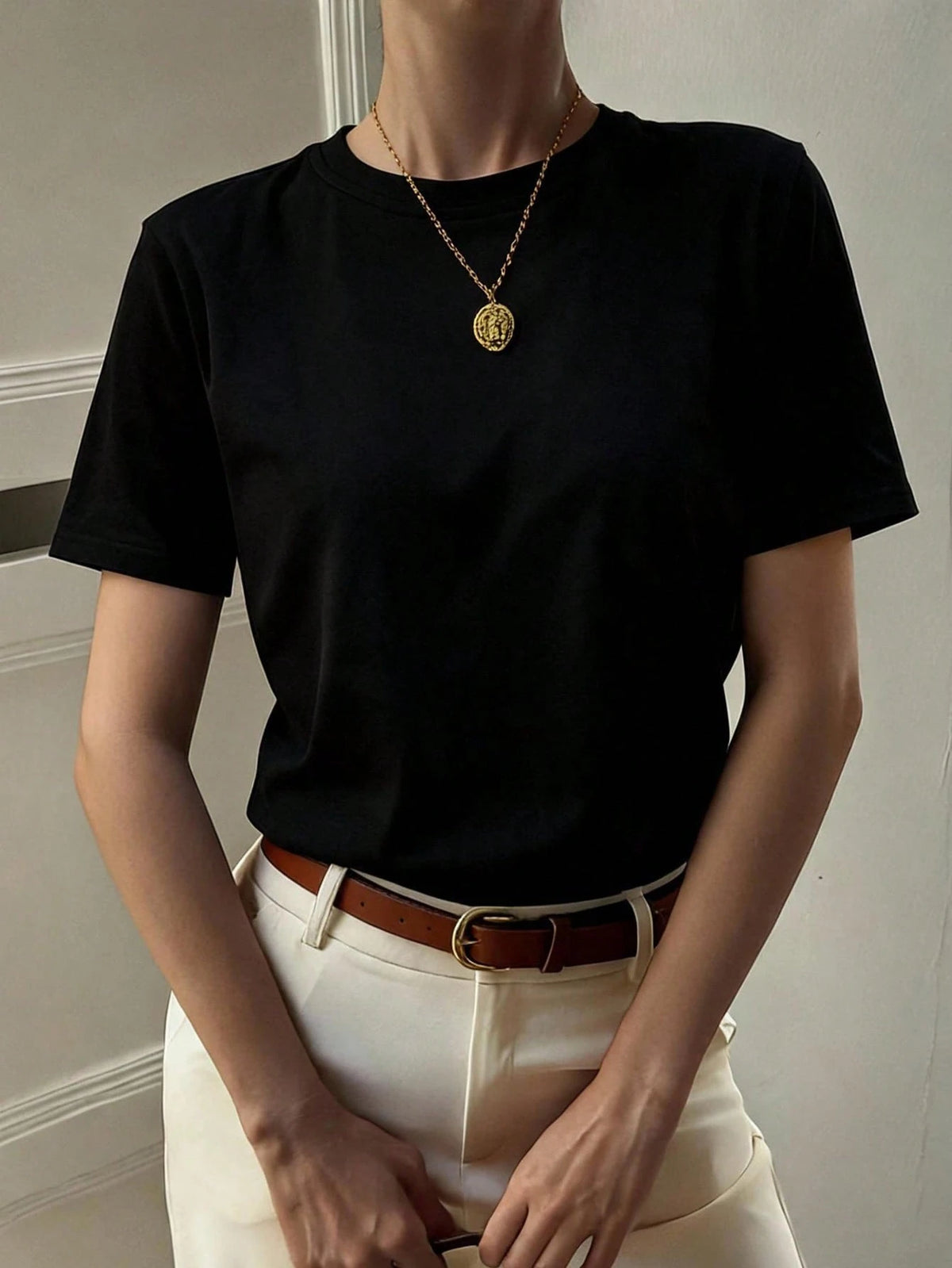 DAZY Women's Solid Color Round Neck Short Sleeve T-Shirt, Minimalist And Versatile For Summer
