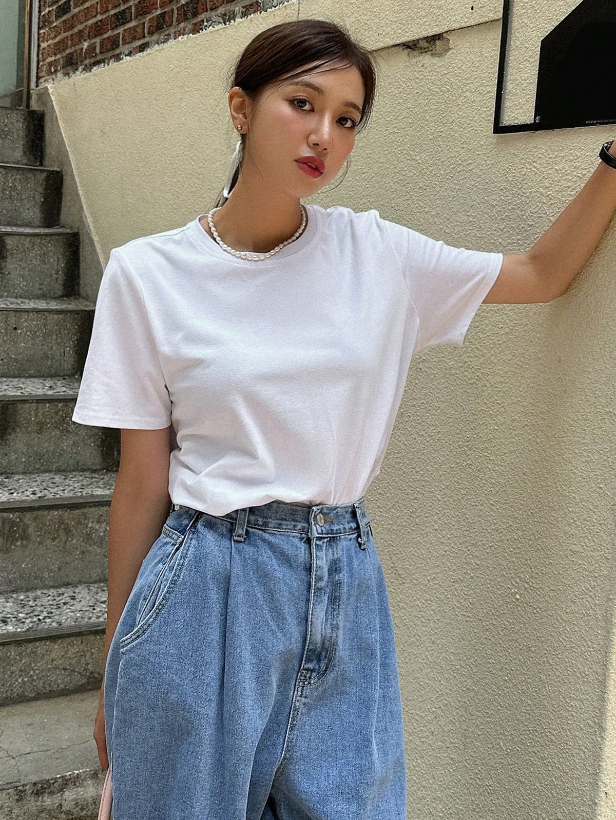 DAZY Women's Solid Color Round Neck Short Sleeve T-Shirt, Minimalist And Versatile For Summer