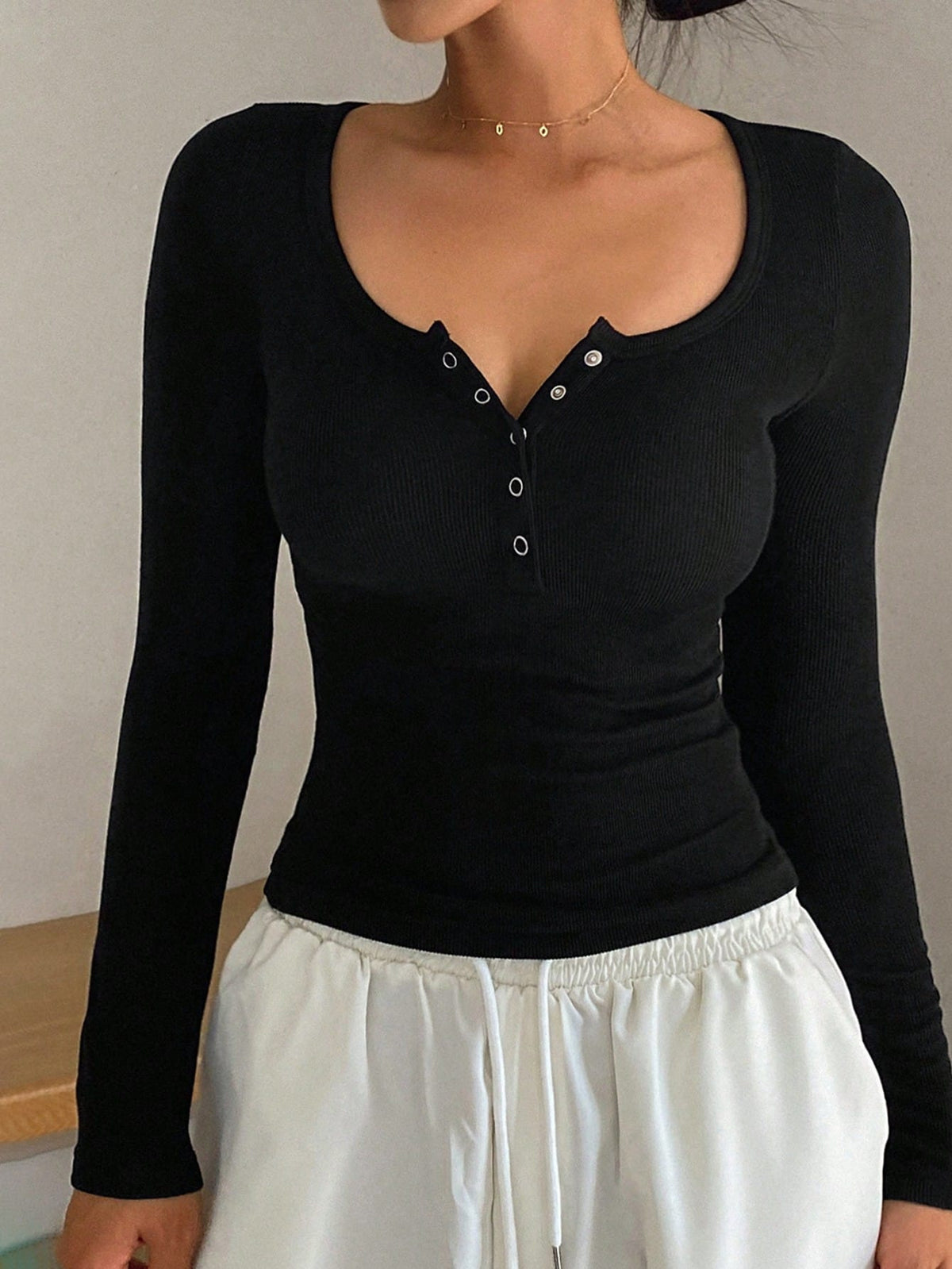 DAZY Women's Solid Color Simple Casual Long Sleeve T-Shirt Y2k Going Out Tops Women