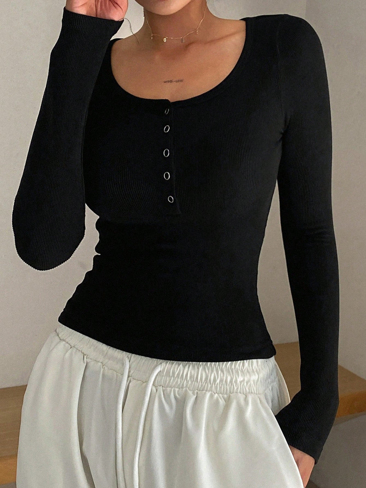 DAZY Women's Solid Color Simple Casual Long Sleeve T-Shirt Y2k Going Out Tops Women