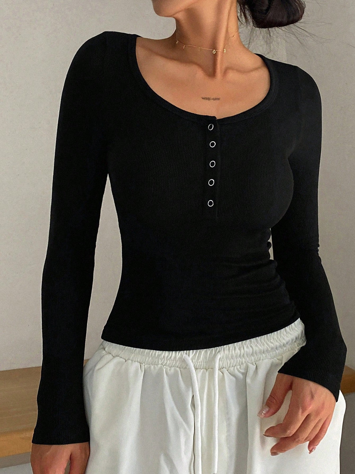 DAZY Women's Solid Color Simple Casual Long Sleeve T-Shirt Y2k Going Out Tops Women