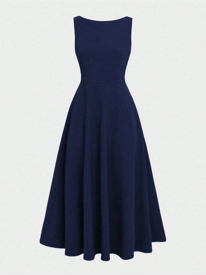 Elegant French Romantic Backless Hollow-Out Cinched Waist Sexy Charming Maxi Dress, Suitable For Christmas, Holiday Party, Date Summer