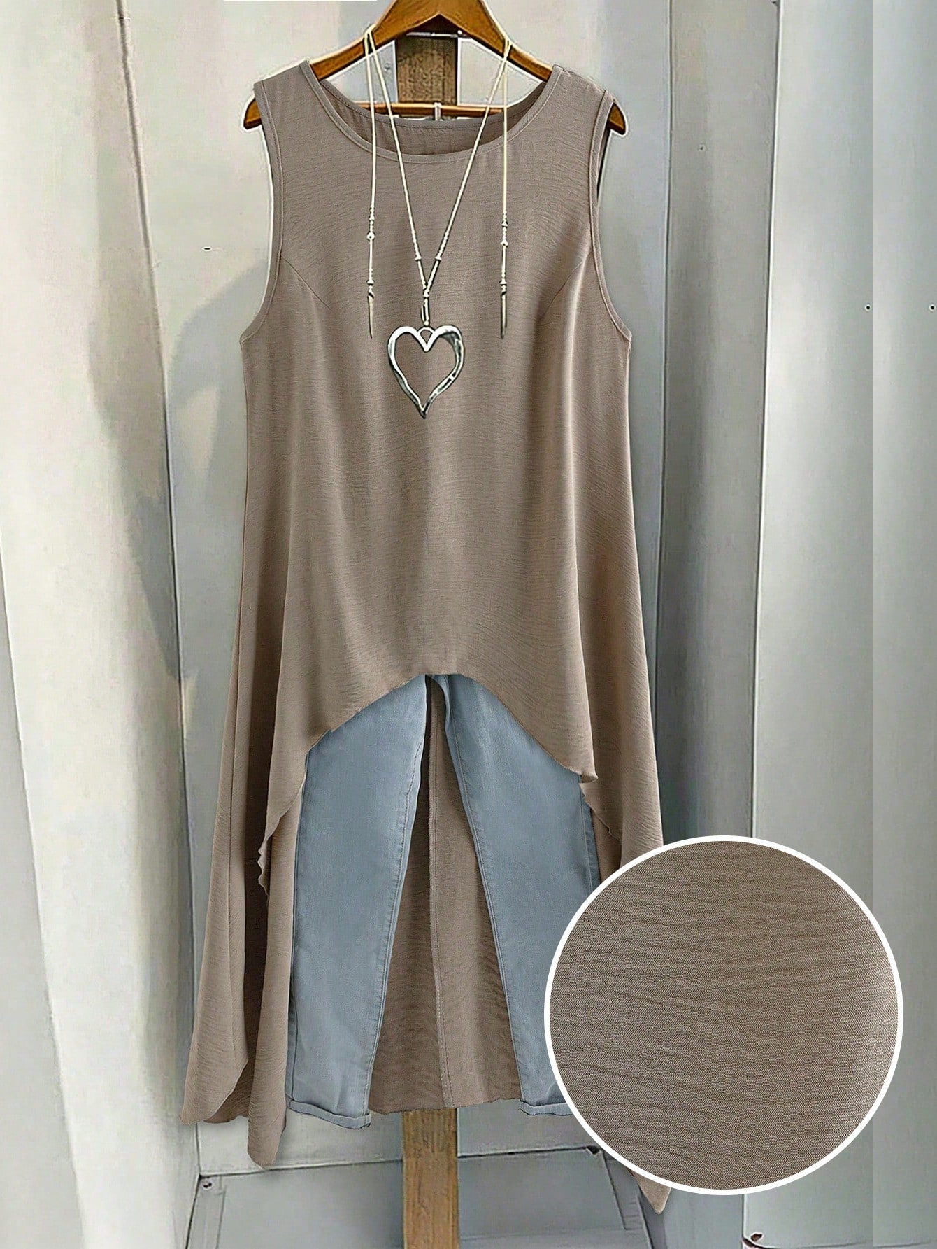 EMERY ROSE Plus Size Women's Solid Color Round Neck Sleeveless Asymmetrical Hem Casual Shirt