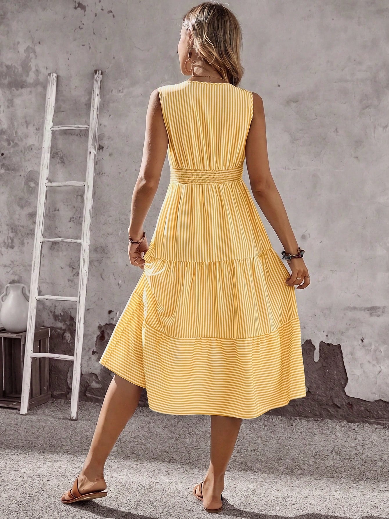 EMERY ROSE Women's White And Yellow Print V-Neck Ruffle Hem Sleeveless Dress Beach Vacation Summer Casual