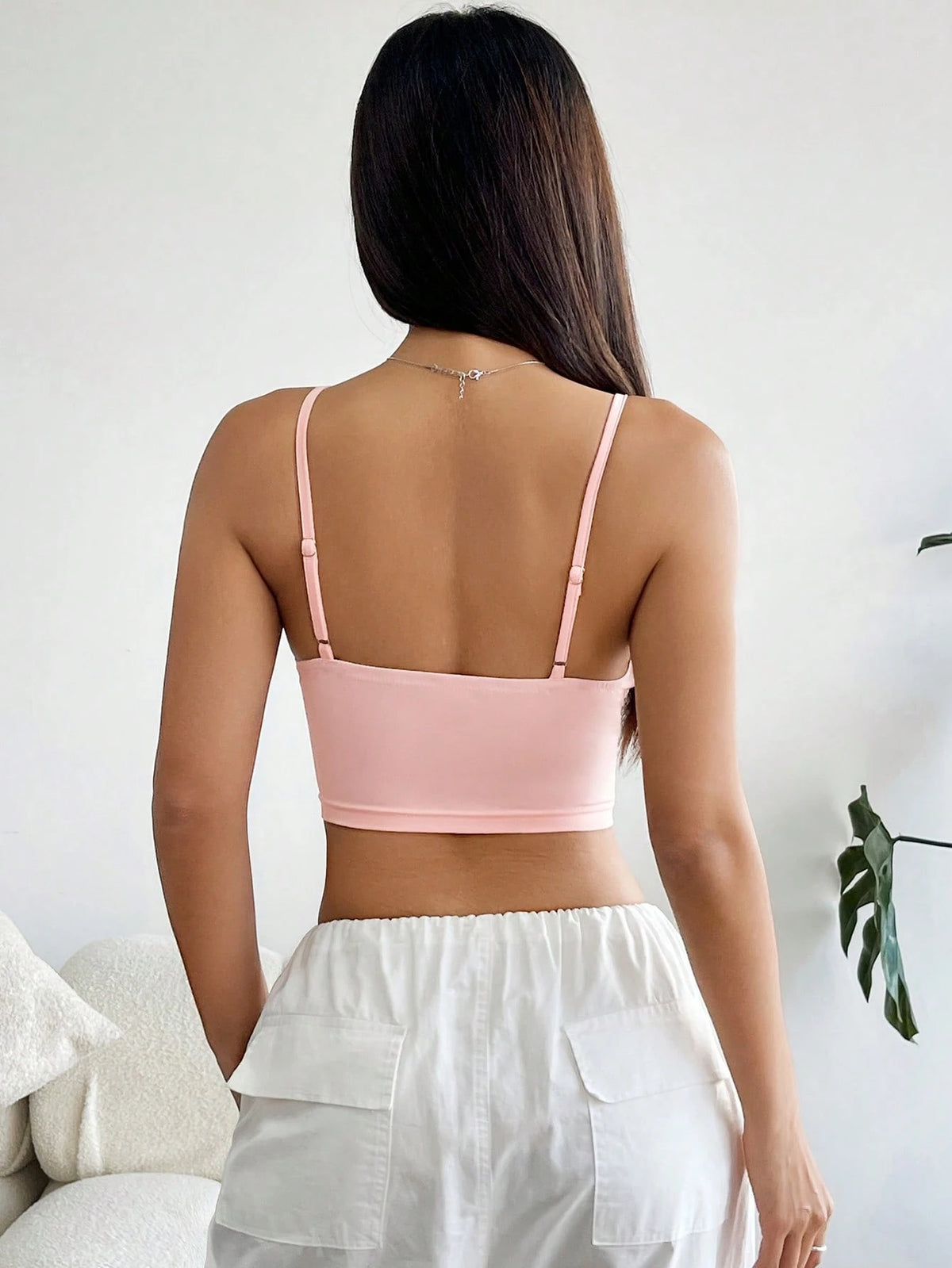 EZwear 1pc Women's Solid Color Cropped Slim-Fit Casual Tank Top