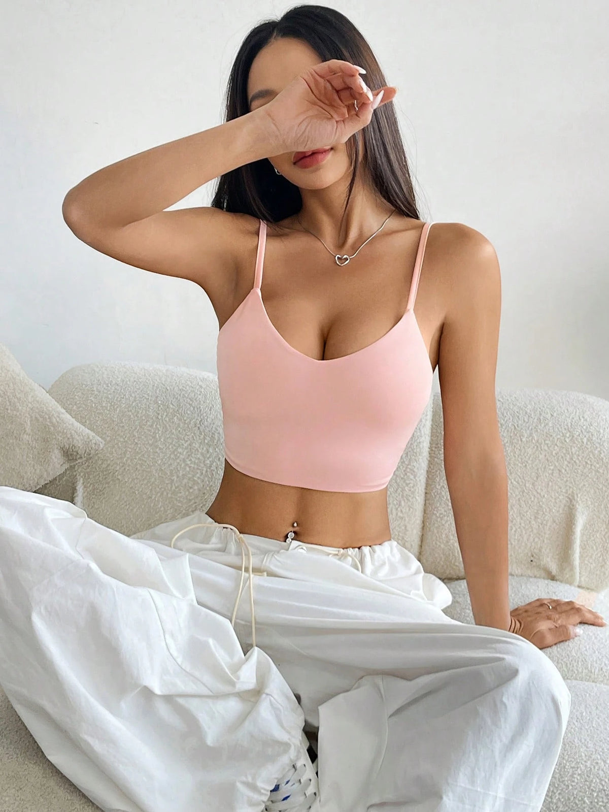 EZwear 1pc Women's Solid Color Cropped Slim-Fit Casual Tank Top