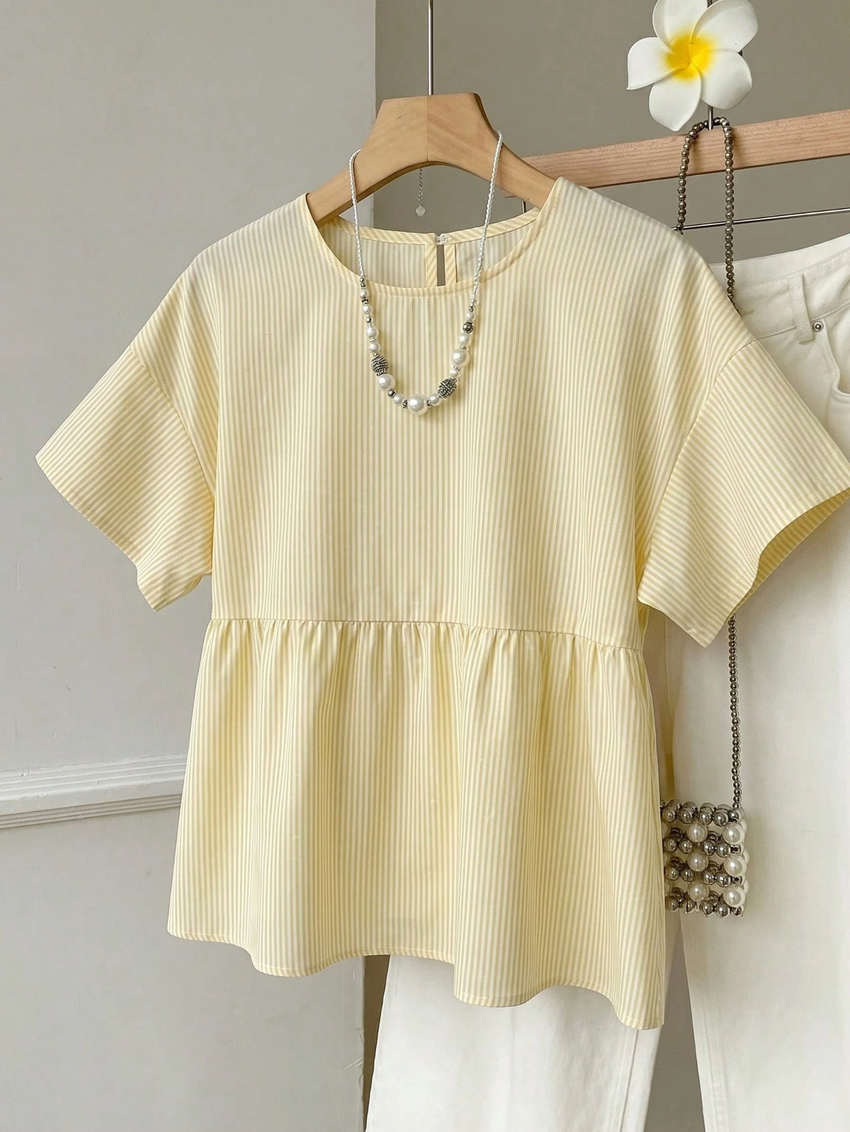 EZwear White Woven Women's Short Sleeve Shirt Picnic Summer Casual