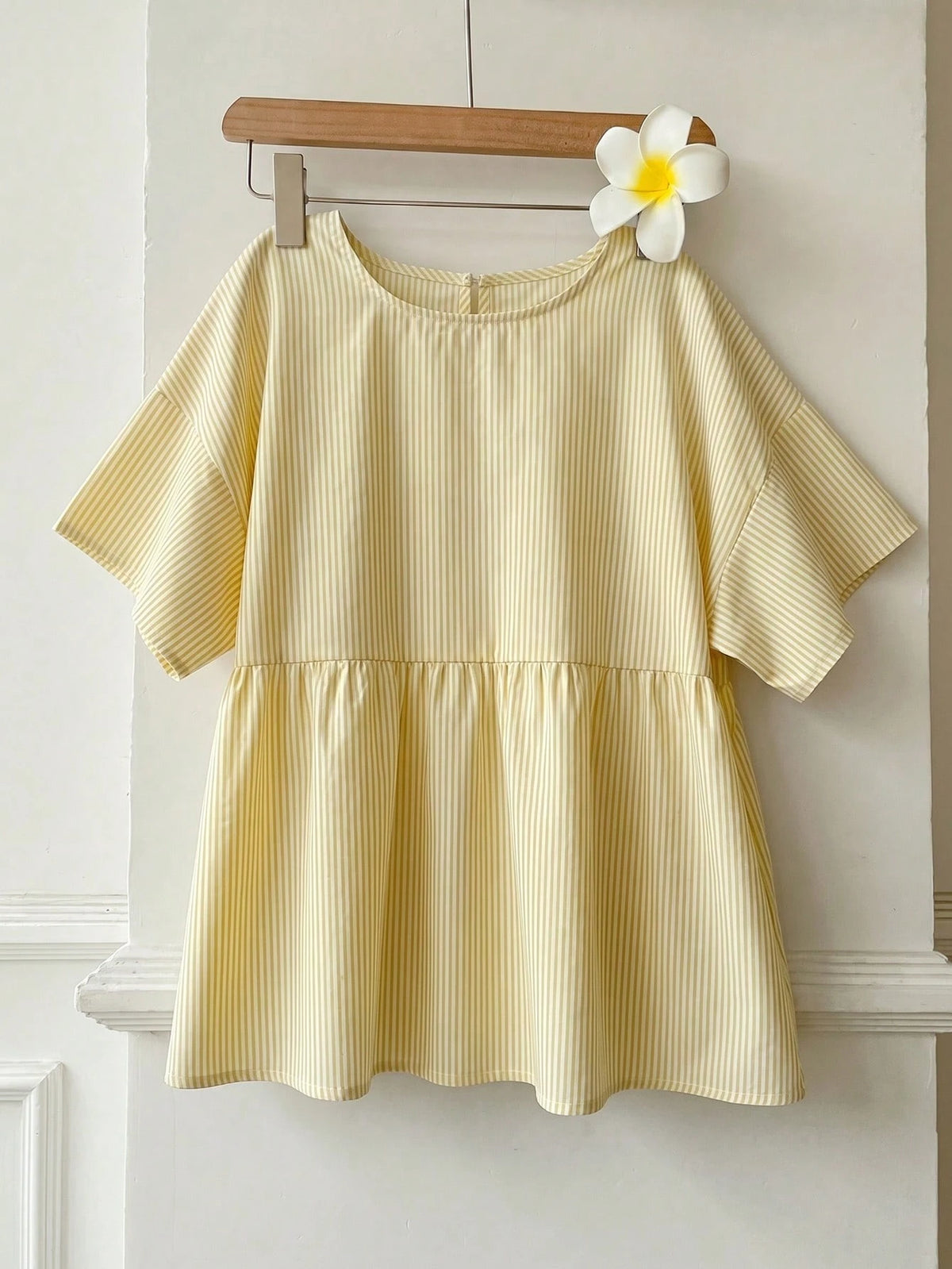 EZwear White Woven Women's Short Sleeve Shirt Picnic Summer Casual