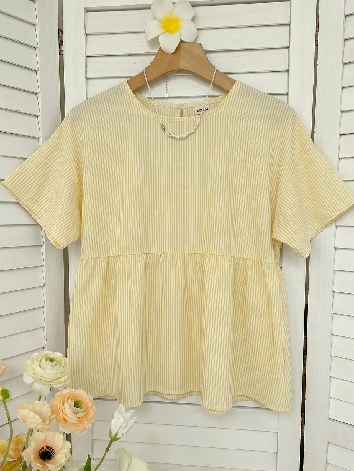 EZwear White Woven Women's Short Sleeve Shirt Picnic Summer Casual