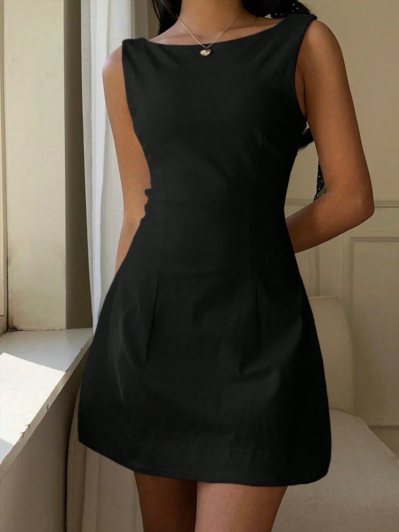 EZwear Women's Elegant Solid Color Backless Sleeveless Mini Dress Business Casual Woman