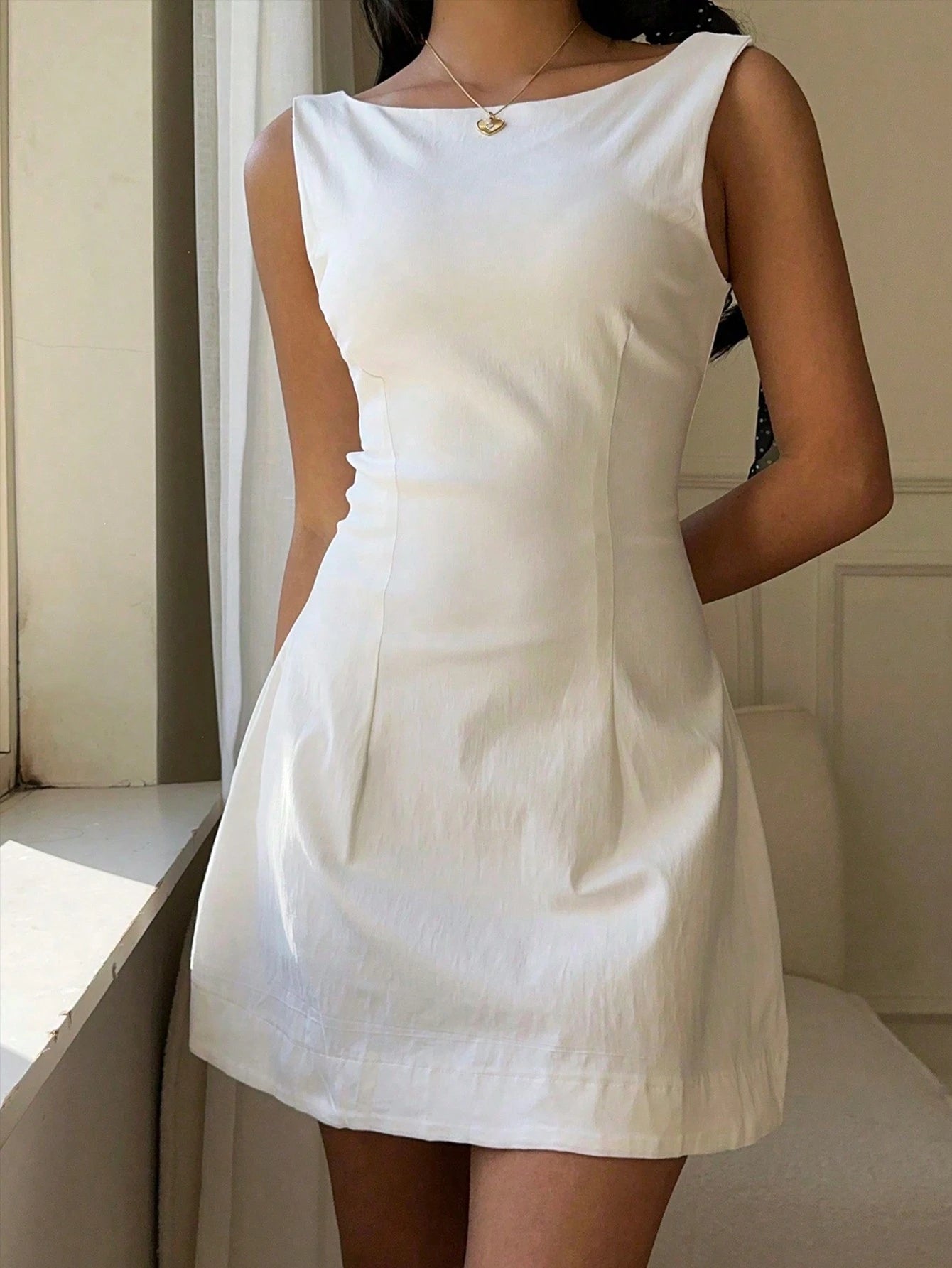 EZwear Women's Elegant Solid Color Backless Sleeveless Mini Dress Business Casual Woman