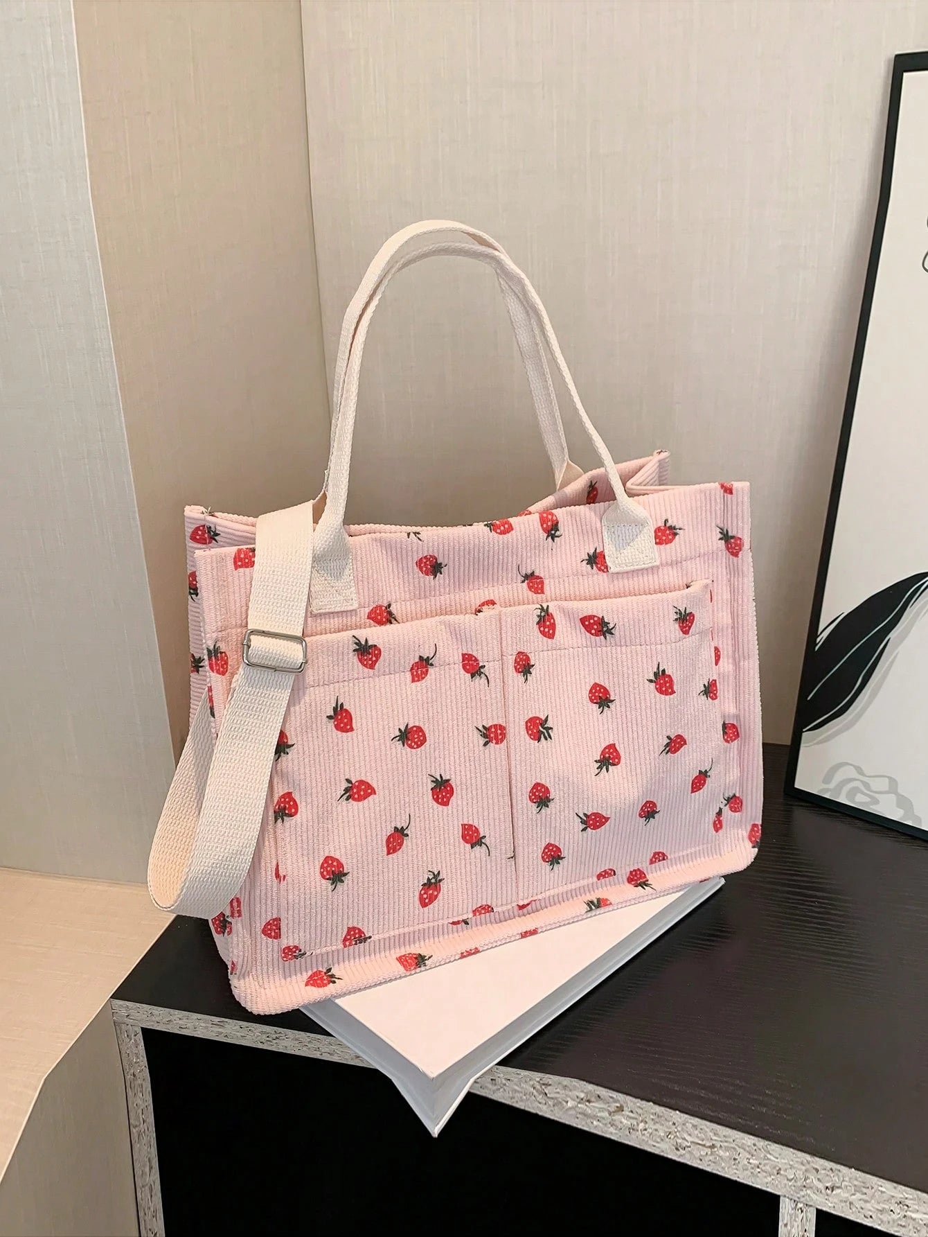 Fashionable Casual Multi-Pocket Lightweight Shopping Bag With Strawberry Pattern, Simple Large Capacity Tote Bag, Adjustable Shoulder Strap, Suitable For Girls And Women For Shopping, Commuting, Hospi