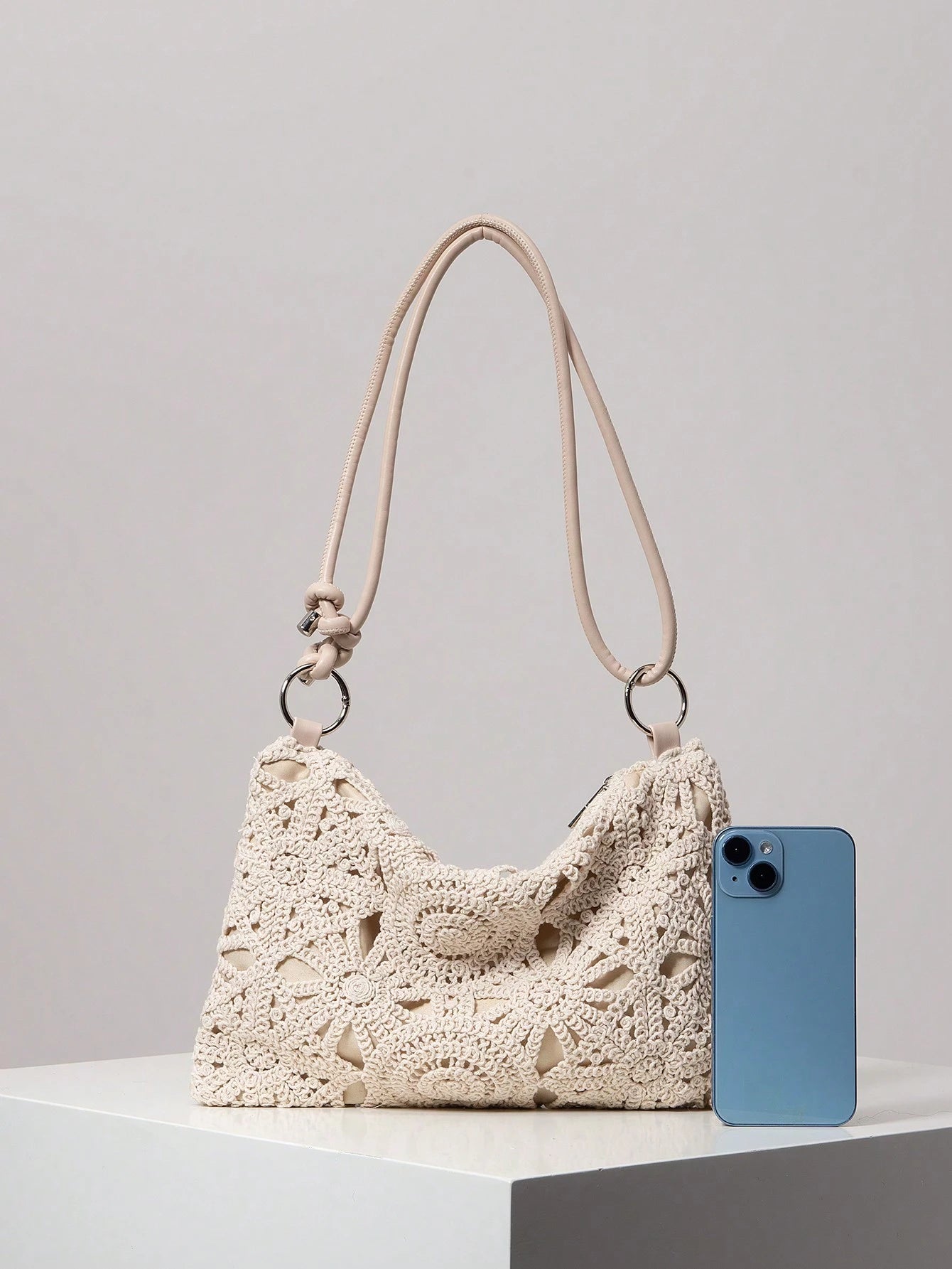 Floral Hollow Out Woven Bag, Bohemian Shoulder Bag, Straw Bag, Metal Round Clasp Underarm Bag, Beach Handbag (Pattern Random), Raffia