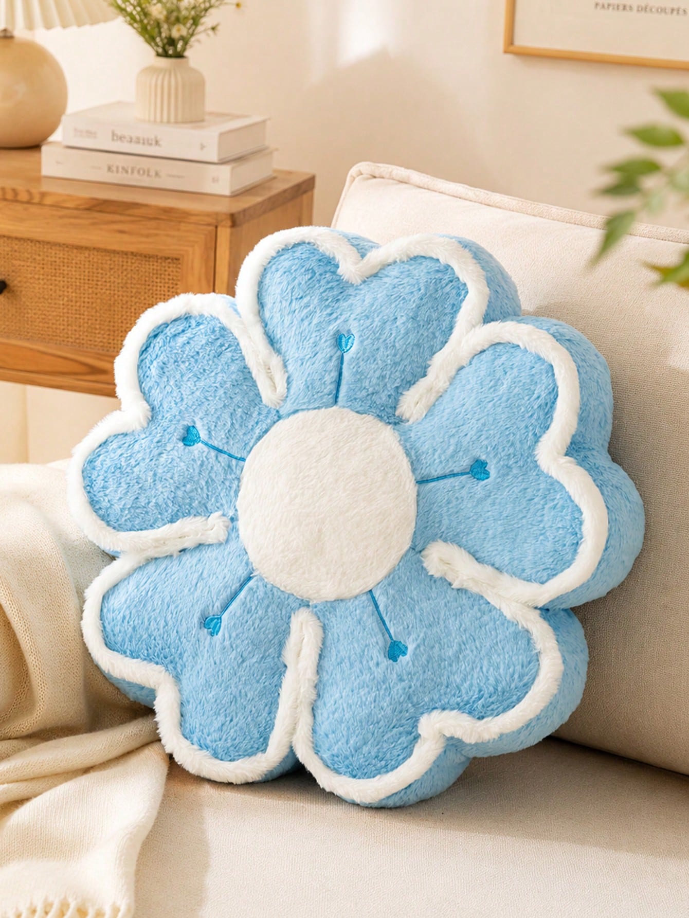 Flower Shaped Decorative Throw Pillow, Suitable For Bed And Sofa, Cute Flower Plush Throw Pillow, Home Decor Floor Pillow Cushion, Housewarming Gift