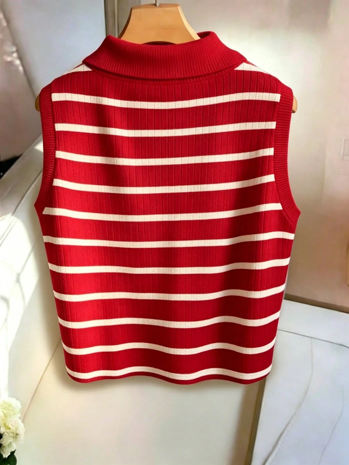 Franclia Women's Casual Elegant Knitted Collared Striped Vest
