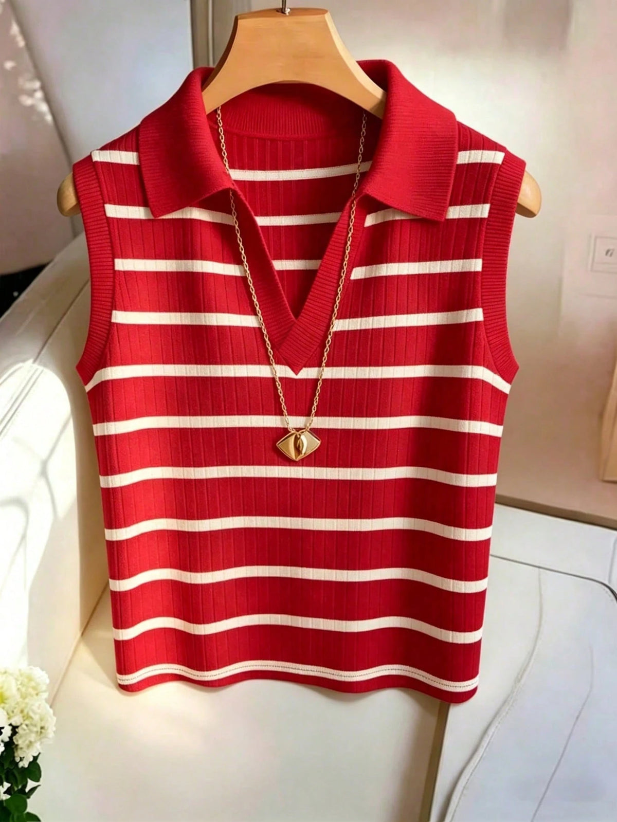 Franclia Women's Casual Elegant Knitted Collared Striped Vest