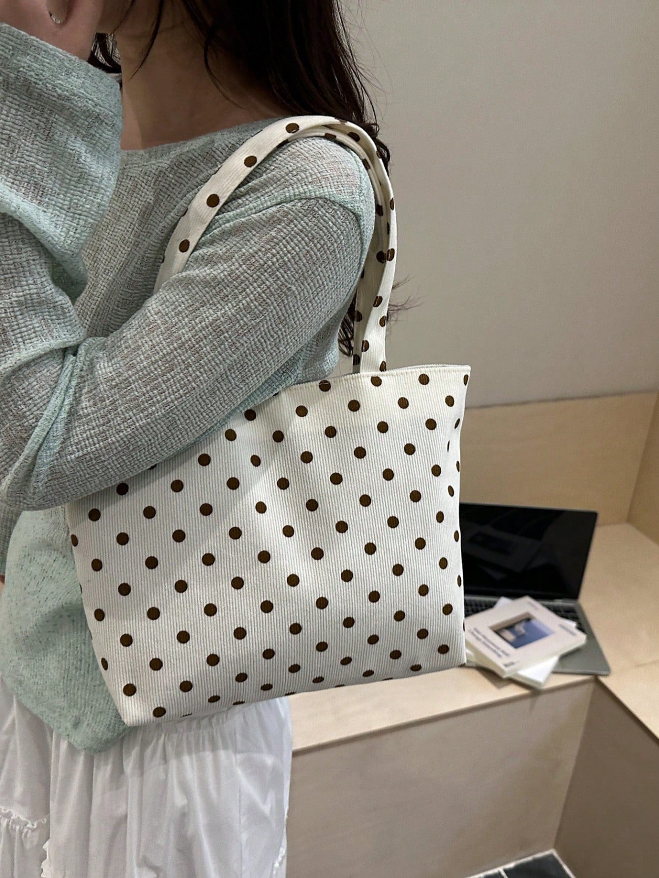 FRIFUL Spring/Summer New Polka Dot Tote Bag, Large Capacity Cute Girl Shoulder Cloth Bag, Handbag, Portable Mini Style, Corduroy Material, Polka Dot Print Decoration