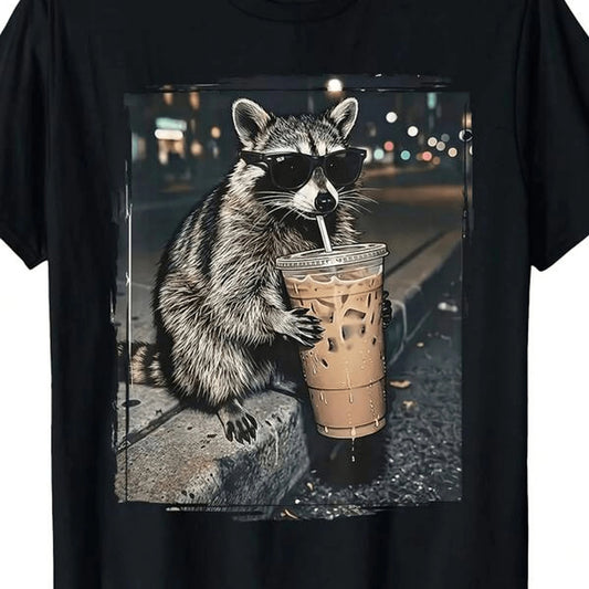 Fun Raccoon Drinking Iced Coffee T-Shirt, Casual Round Neck Raccoon Pattern, Humorous Animal Clothing, Suitable For Parties And Everyday Wear.