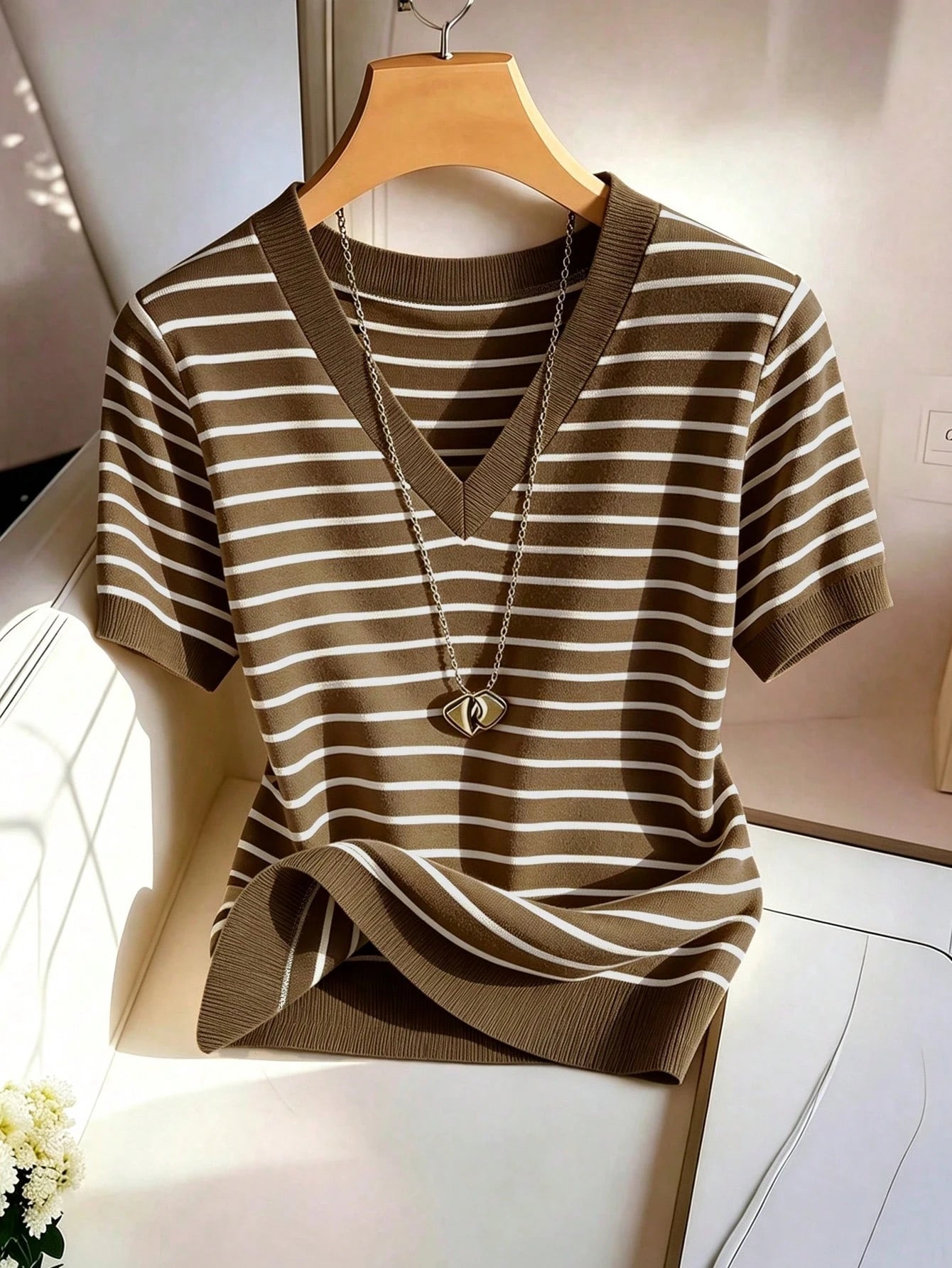 GlowEve CURVE Plus Size Women's Summer T-Shirt, Casual Beach Business Office Vacation Striped V-Neck Short Sleeve Top