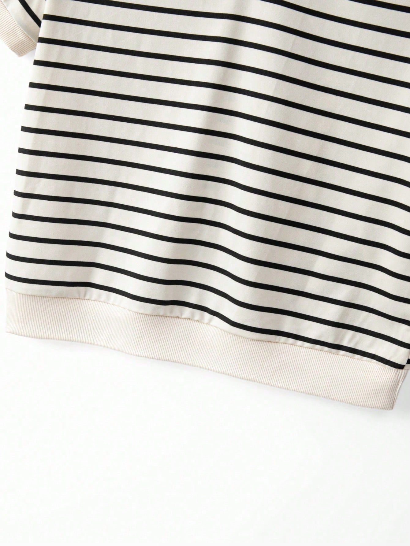 GlowEve CURVE Plus Size Women's Summer T-Shirt, Casual Beach Business Office Vacation Striped V-Neck Short Sleeve Top