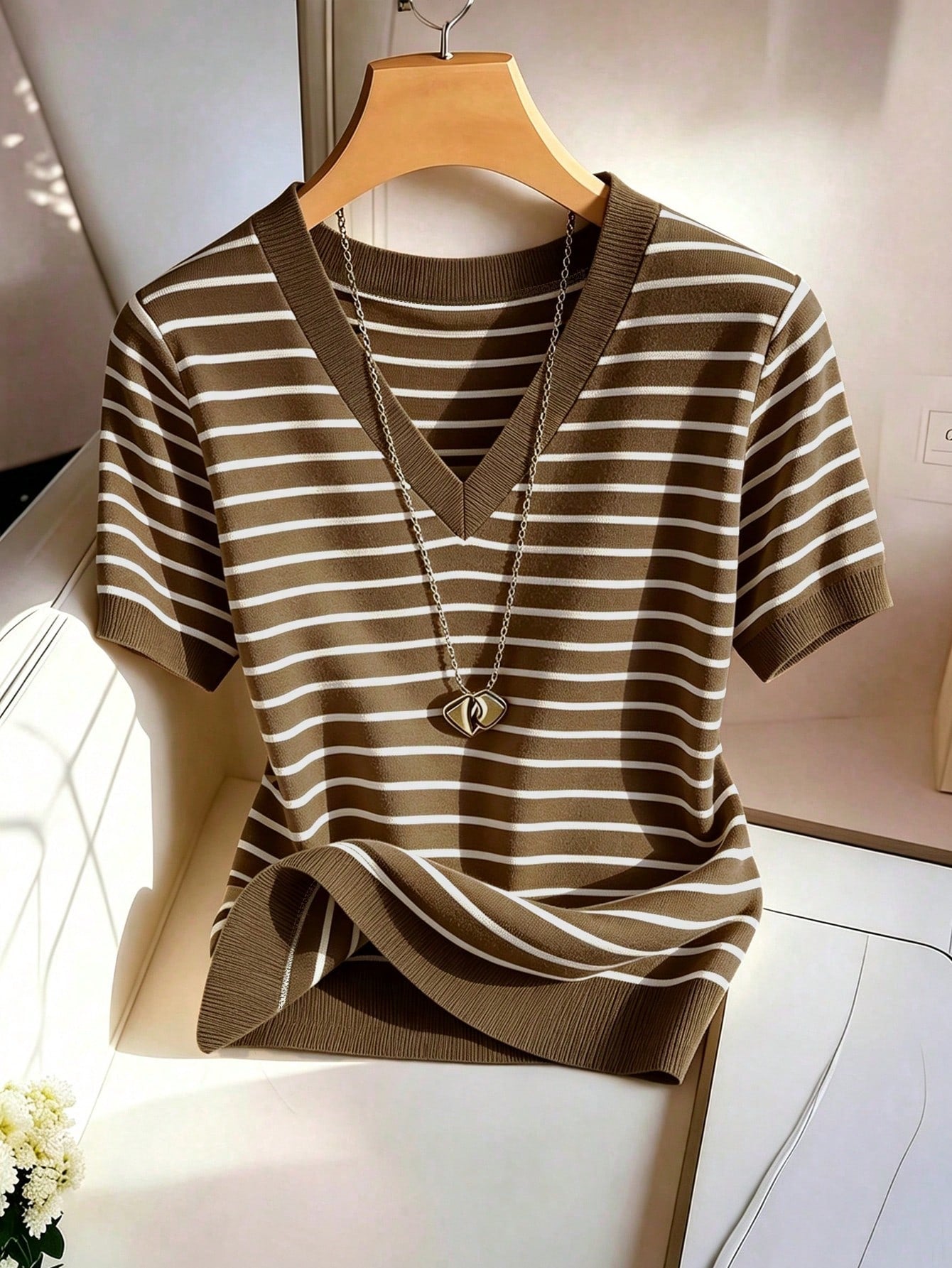 GlowEve CURVE Plus Size Women's Summer T-Shirt, Casual Beach Business Office Vacation Striped V-Neck Short Sleeve Top