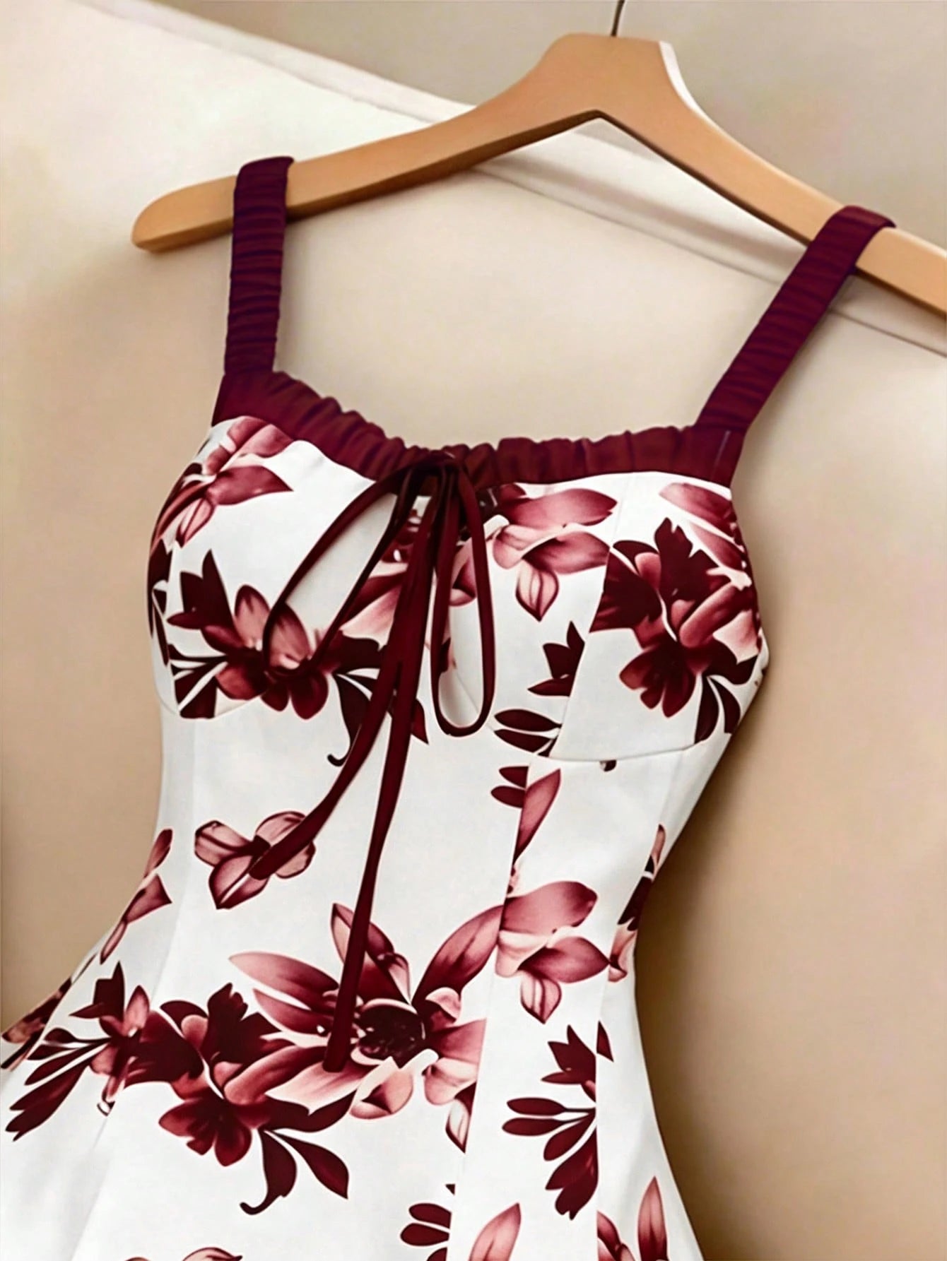GlowEve Tulip Print Dress, Artistic Floral Sleeveless Summer Vacation Dress