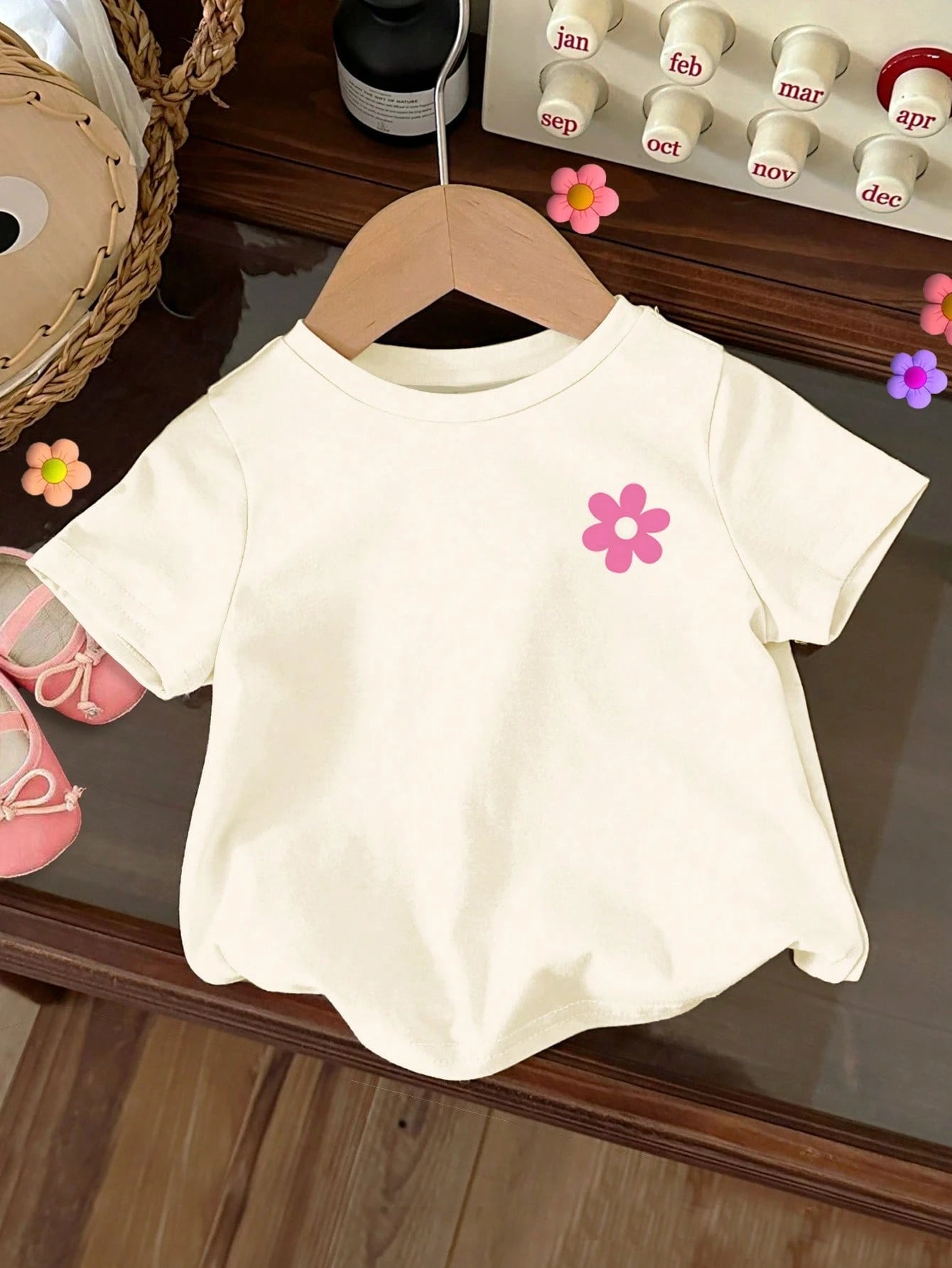 Happikins Casual Baby Girl Round Neck Short Sleeve Shirt With "Just A Girl Who Loves Her Daddy" Text, Suitable For Summer