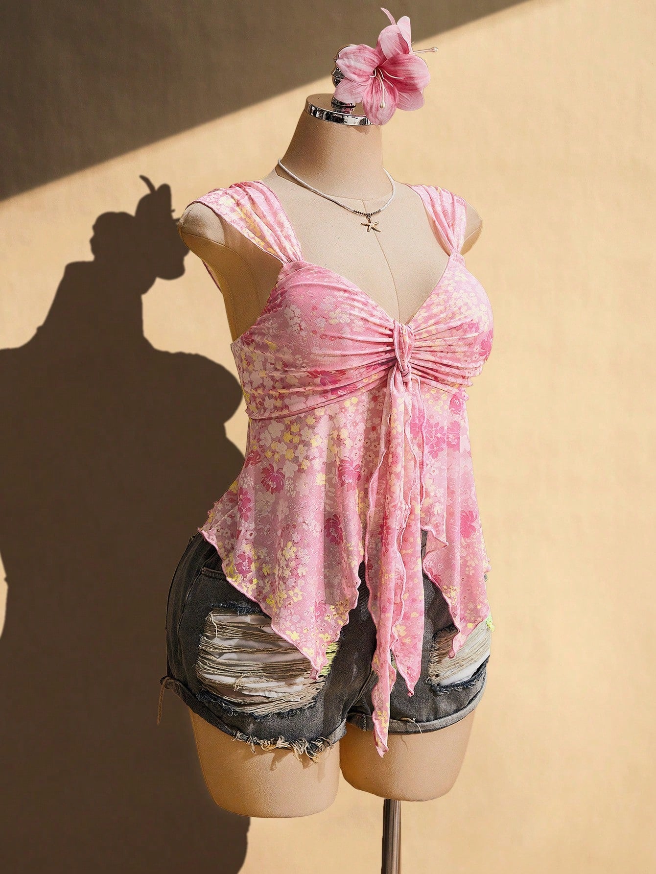 ICON Plus Size Pink Floral Floral Summer Boho Beach Vacation Holiday Retro Y2K Sweetheart Neckline Gathered Tie-Up Chest Asymmetric Hem Mesh Camisole Top