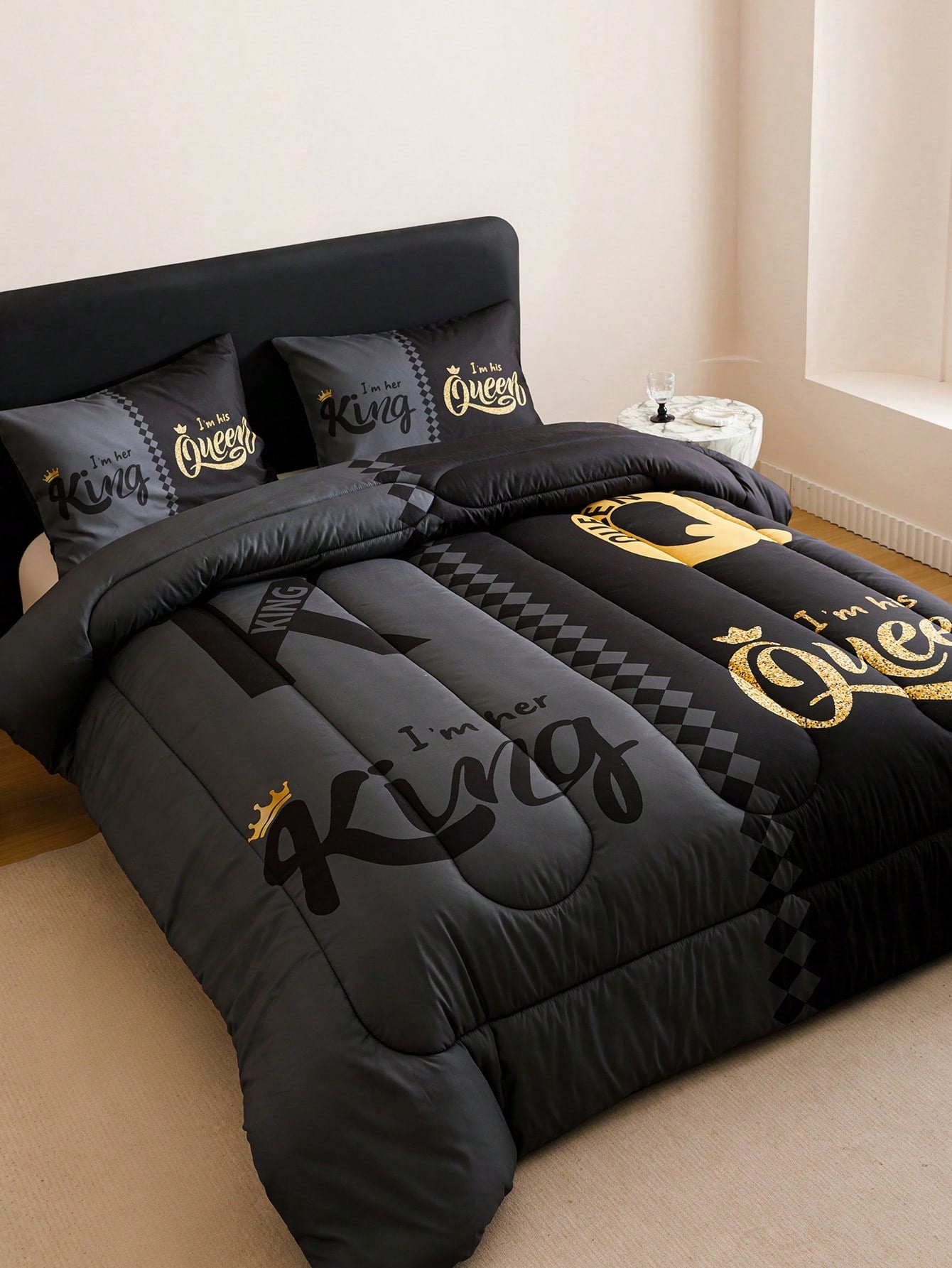 KTABEDDING 3PCS Super Soft Breathable Black Grey Color Blocking Crown Letter Thickening Quilt Set (1 Comforter +2 Pillowcases Without Pillow Core), Contains Padding 180gsm Quilting Soft Ventilate Digi