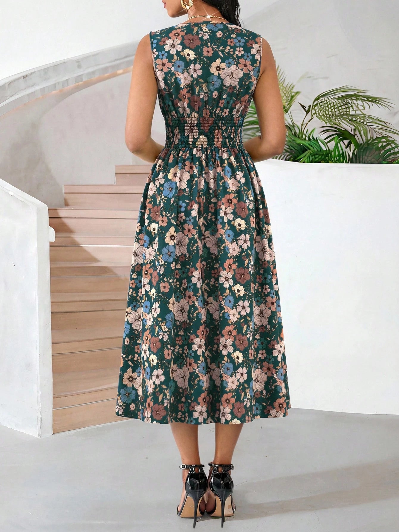 Lady Casual Boho Romantic Dark Green Women's Floral Sleeveless Midi Dress With V-Neckline Elegant High Waist A-Line Fit Perfect For Spring Summer Vacation