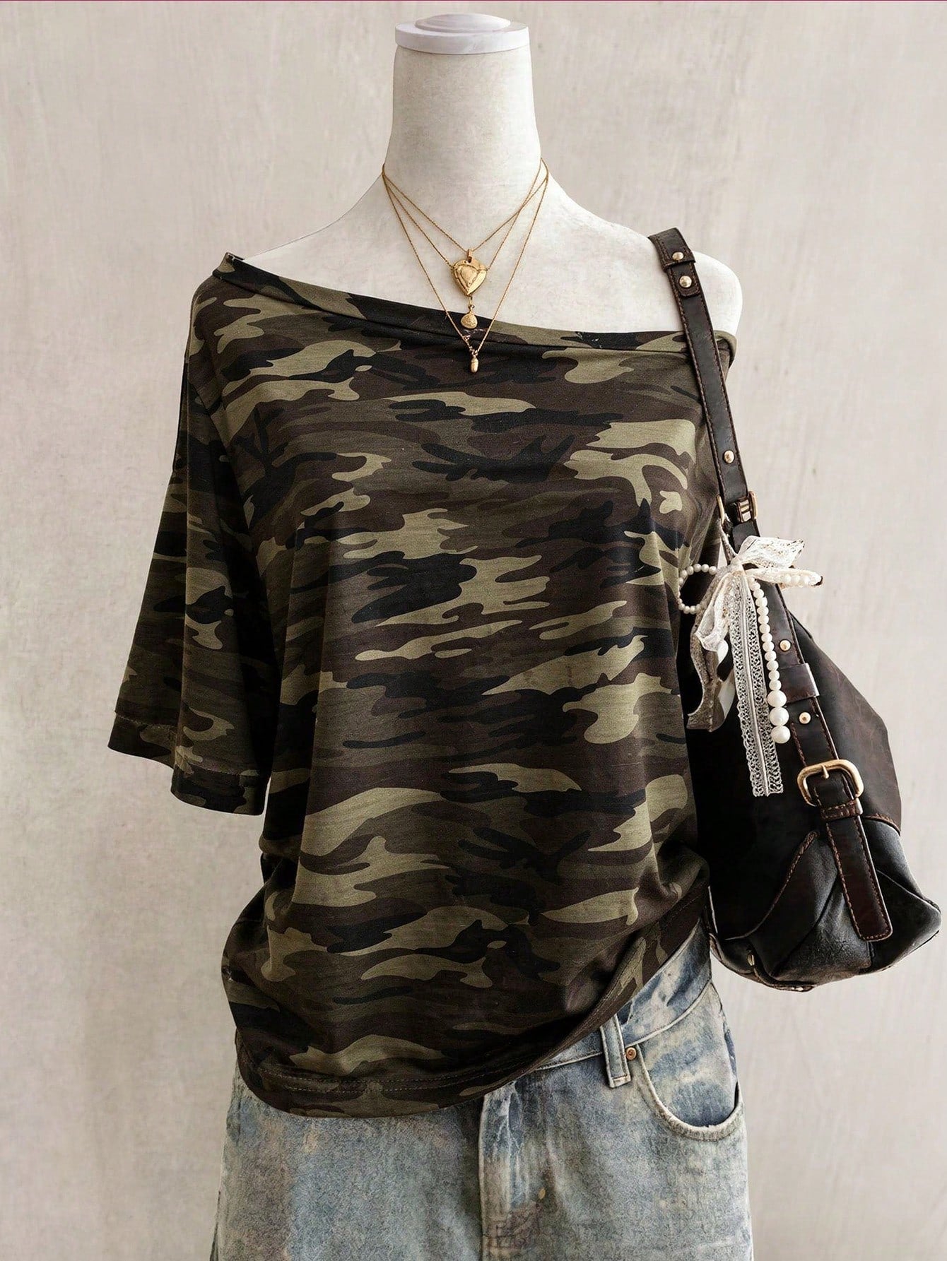 Lalippa Leopard Print Digital Print Fashion Minimalist Women's Round Neck T-Shirt Friend's Gift