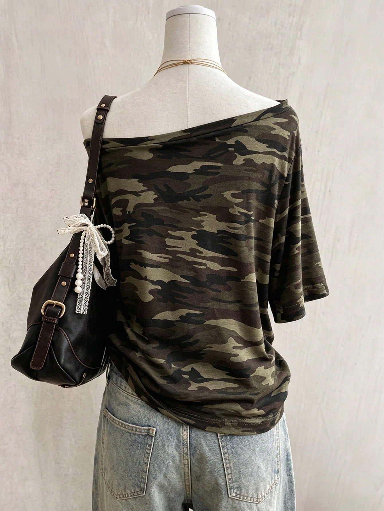 Lalippa Leopard Print Digital Print Fashion Minimalist Women's Round Neck T-Shirt Friend's Gift