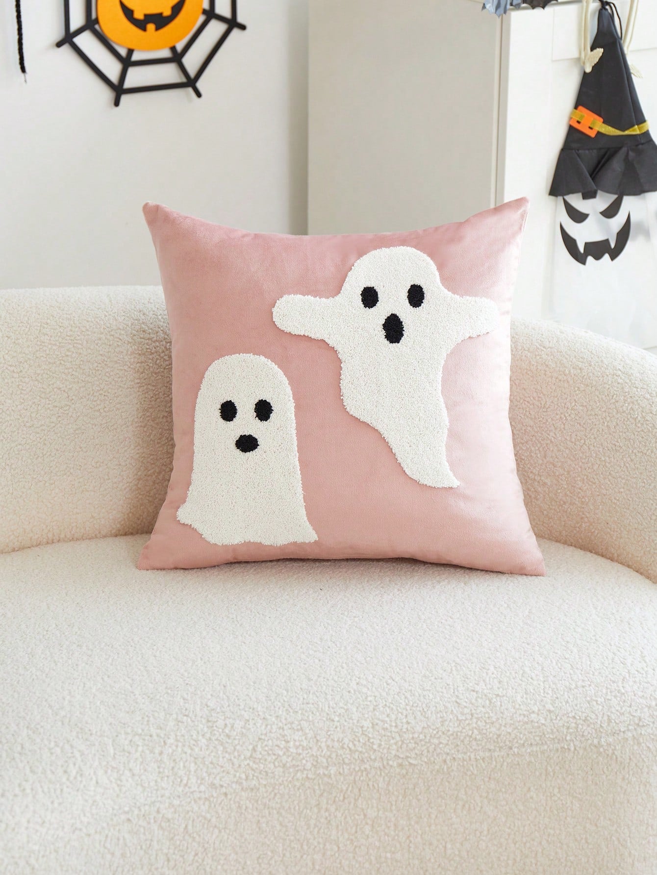 LCUHPCL 1pc Halloween Atmosphere Soft Cute Pink Ghost 3D Embroidered Plush Pillowcase, Suitable For Home Decor, Living Room, Sofa, Bedroom, Car, Party And Various Environments