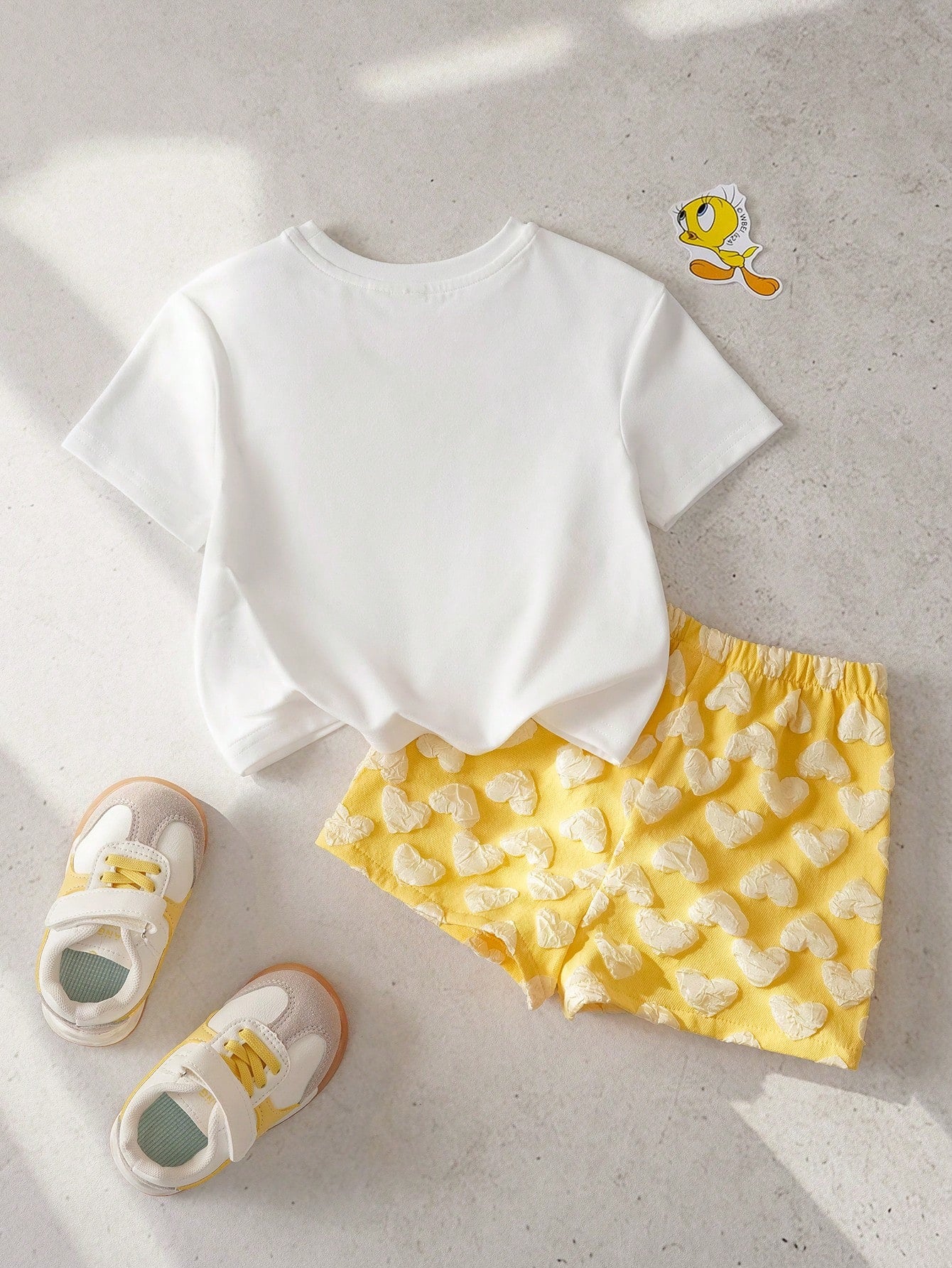 LOONEY TUNES X Baby Girl Cartoon Print Round Neck Short Sleeve T-Shirt And Heart Print Shorts Set