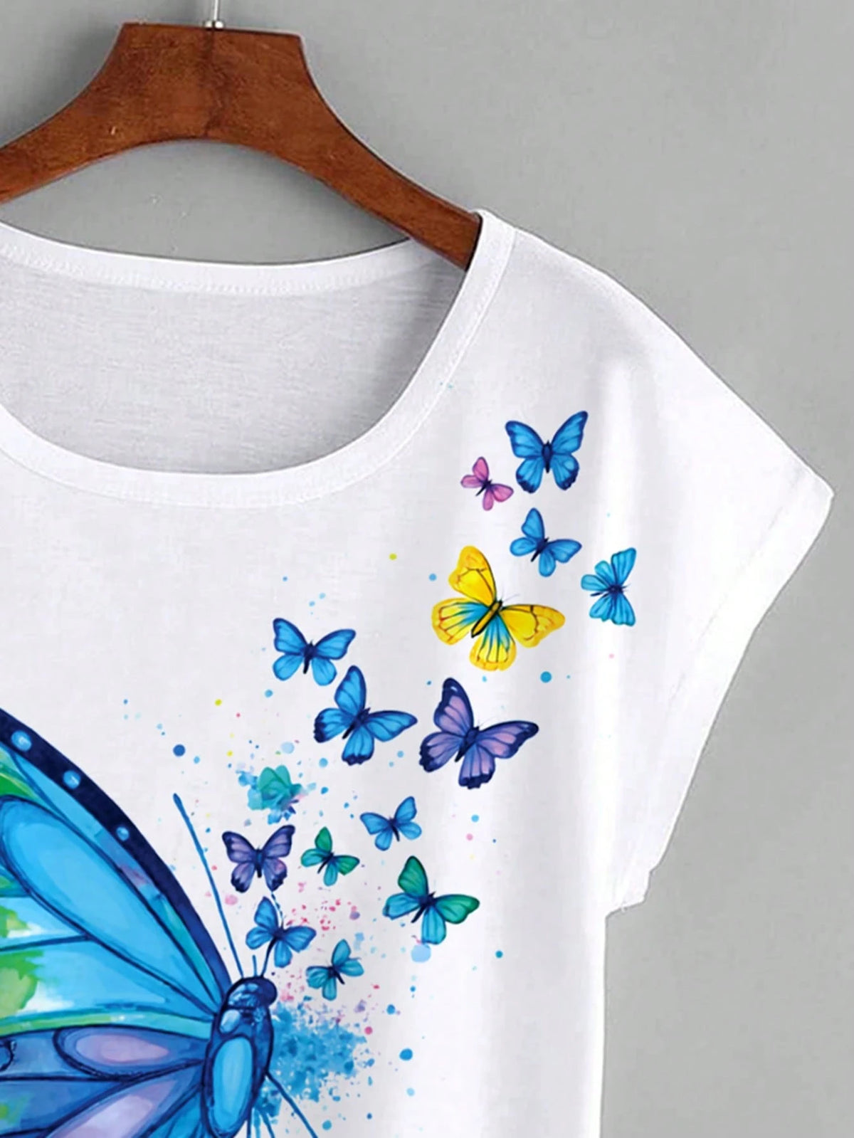 LUNE Butterfly Print Batwing Sleeve Tee Graphic Tees Women Tops