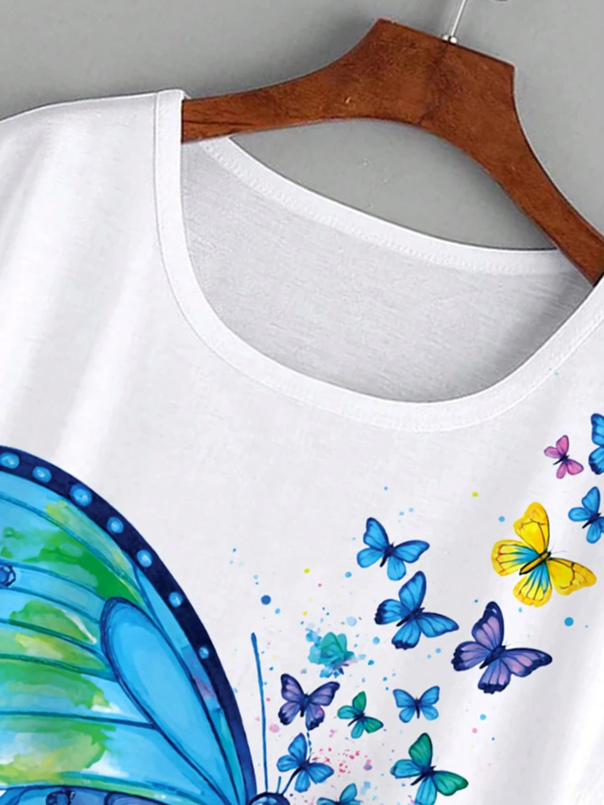 LUNE Butterfly Print Batwing Sleeve Tee Graphic Tees Women Tops