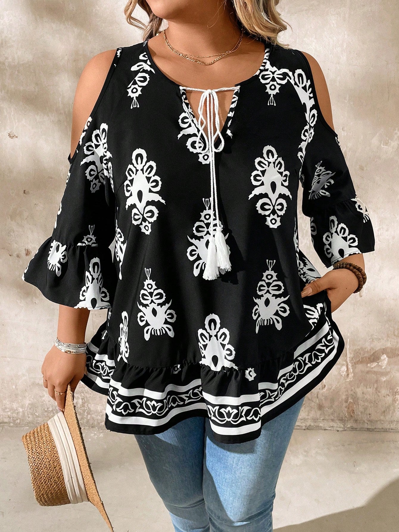 LUNE Plus Size Open Shoulder Tie-Up Tasseled Casual Vacation Shirt