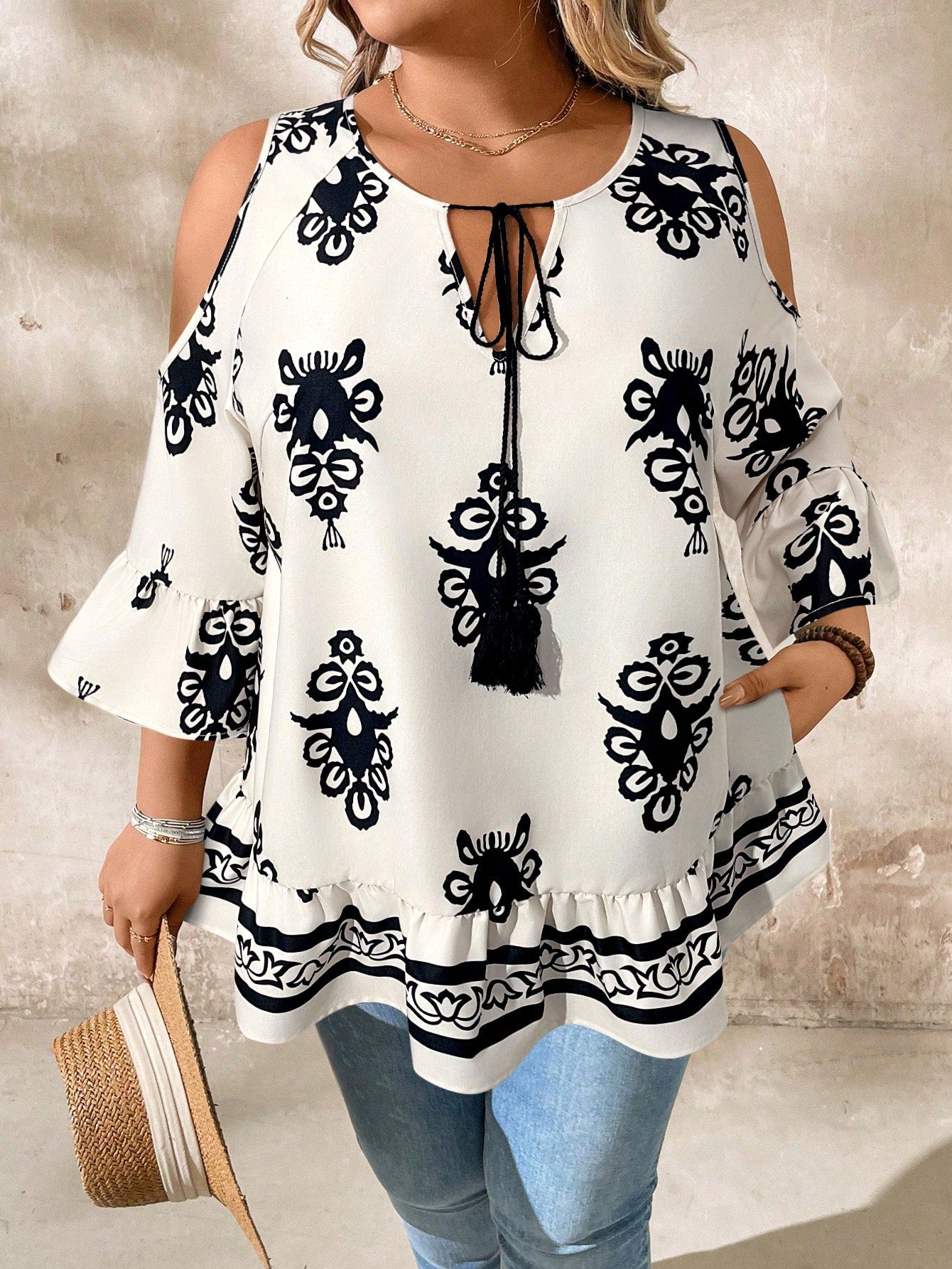 LUNE Plus Size Open Shoulder Tie-Up Tasseled Casual Vacation Shirt