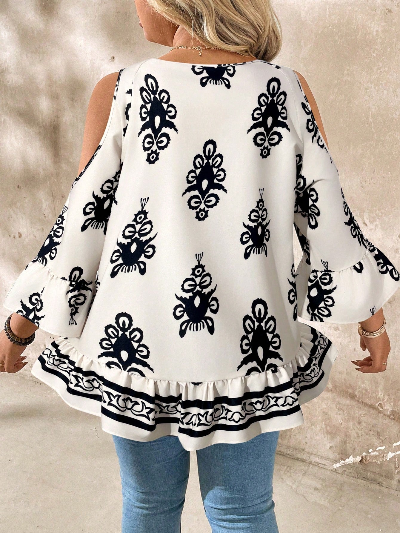 LUNE Plus Size Open Shoulder Tie-Up Tasseled Casual Vacation Shirt