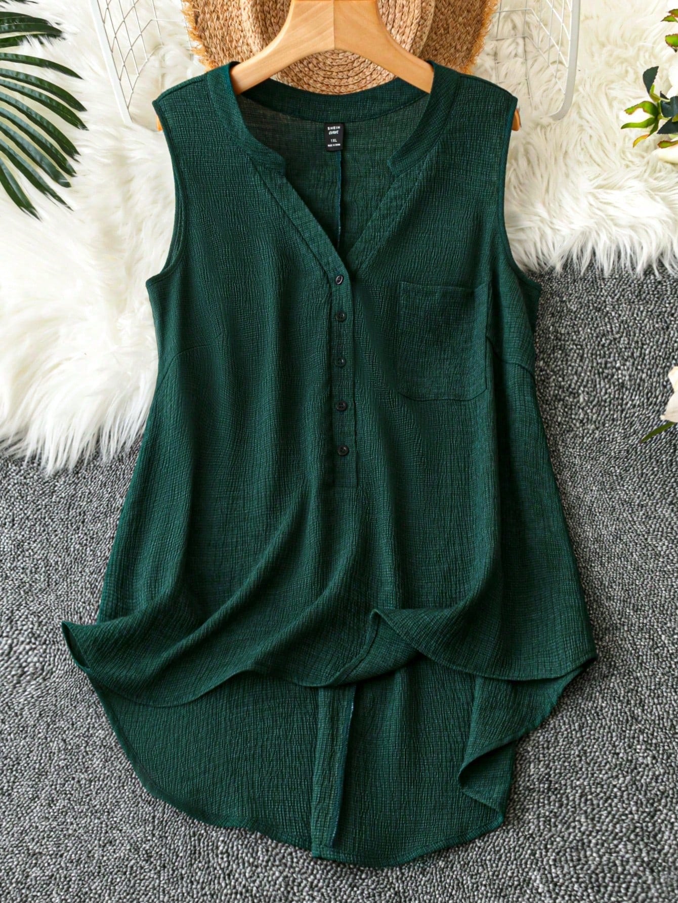 LUNE Plus Size Women Solid Color Simple Daily Sleeveless Blouse
