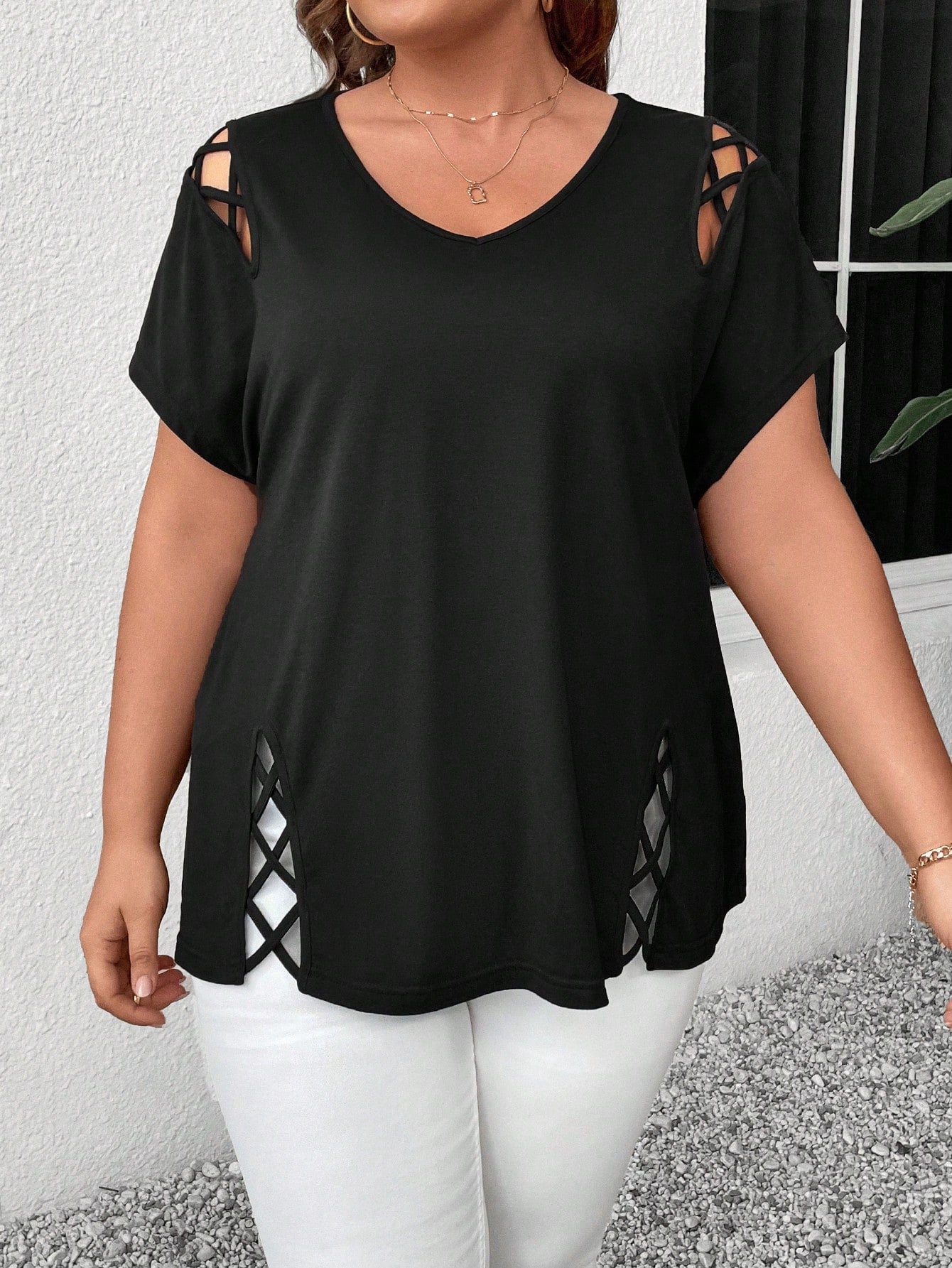 LUNE Plus Size Women V-Neck Crisscross Hollow Out Solid Short Sleeve T-Shirt, Summer