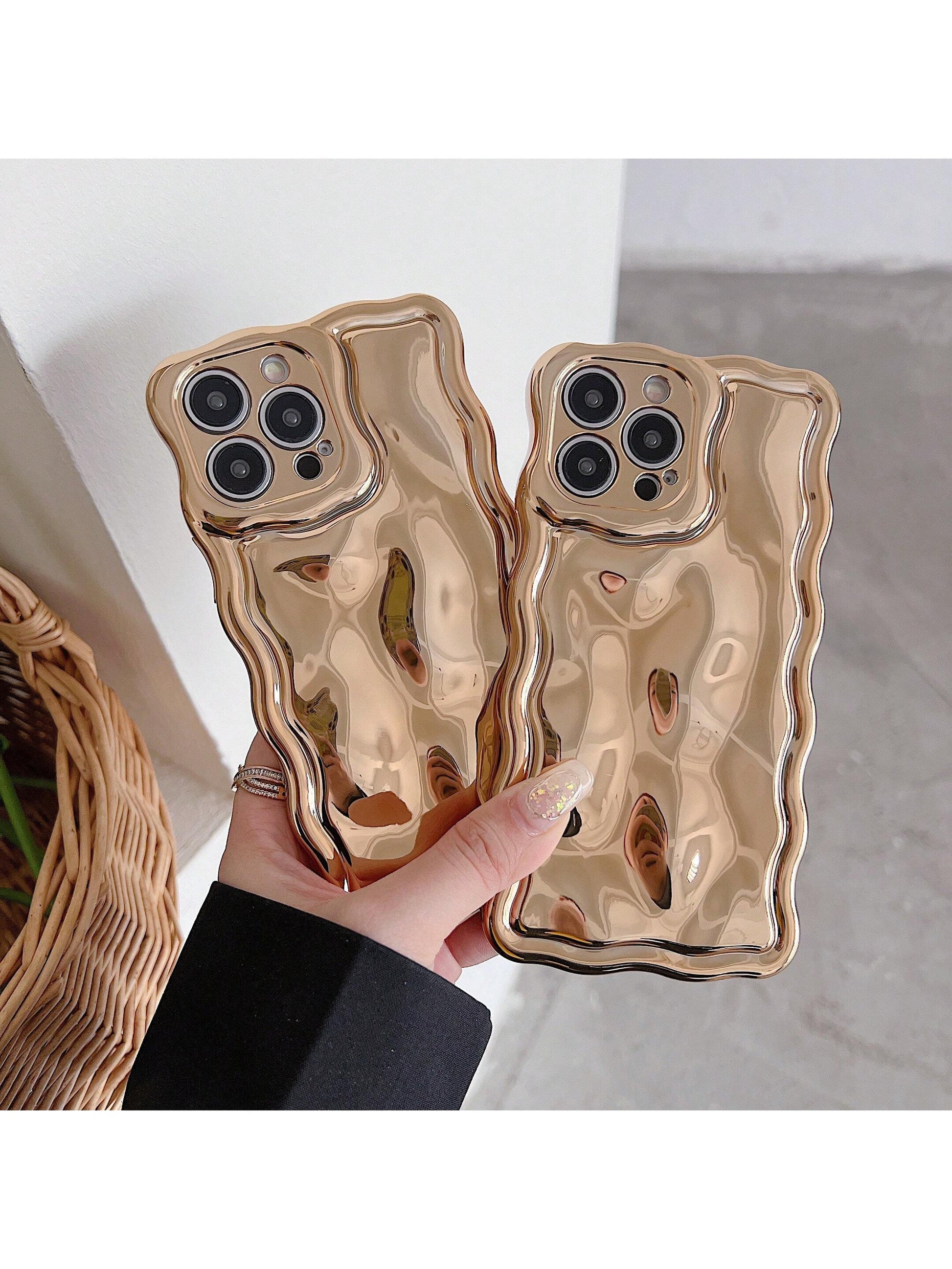 Luxury Asymmetric Wavy Texture Premium Electroplated Floral Meteorite Textured Gold Phone Case Compatible With IPhone 17/17 Pro Max/17/17 Air/17 Pro/16/16 Pro/16 Pro Max/16 Plus/16e Spring Gift