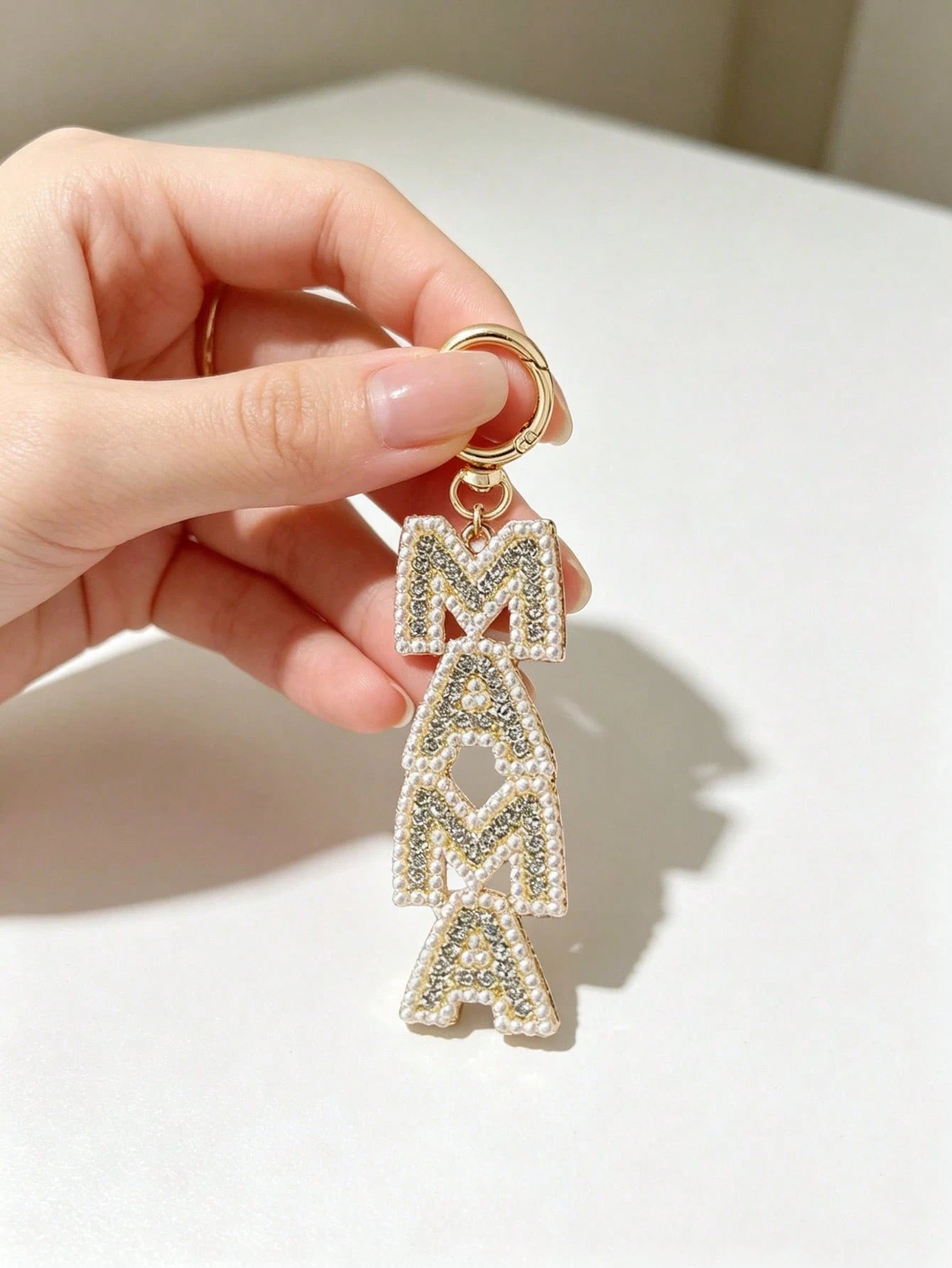 Mama Keychain For Women, Creative Letter Alloy Jewelry With Diamond & Pearl Inlay, Mom Birthday Mother's Day Gift, Key Ring Bag Charm Purse Accessory, Cute Fashion Pendant For Keys Bags, Party Favor F