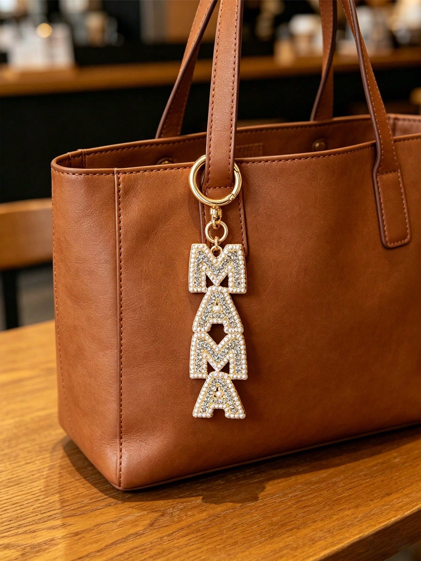 Mama Keychain For Women, Creative Letter Alloy Jewelry With Diamond & Pearl Inlay, Mom Birthday Mother's Day Gift, Key Ring Bag Charm Purse Accessory, Cute Fashion Pendant For Keys Bags, Party Favor F