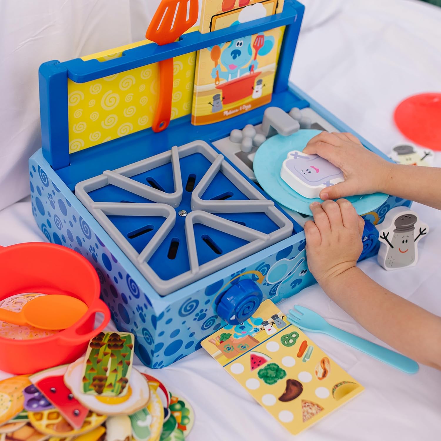 Melissa & Doug Blue's Clues & You! Wooden Cooking Playset – Realistic Kitchen Accessories, Durable Wood, Preschool Toys, Pretend Play, Imaginative Gift For Toddlers