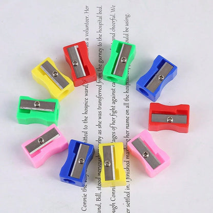 Mini Single-Hole Multi-Color Pencil Sharpener, Small Pencil Sharpener, Primary School Pencil Sharpener, Manual Plastic Pencil Sharpener, Random Color, Random New/Old Style Shipment