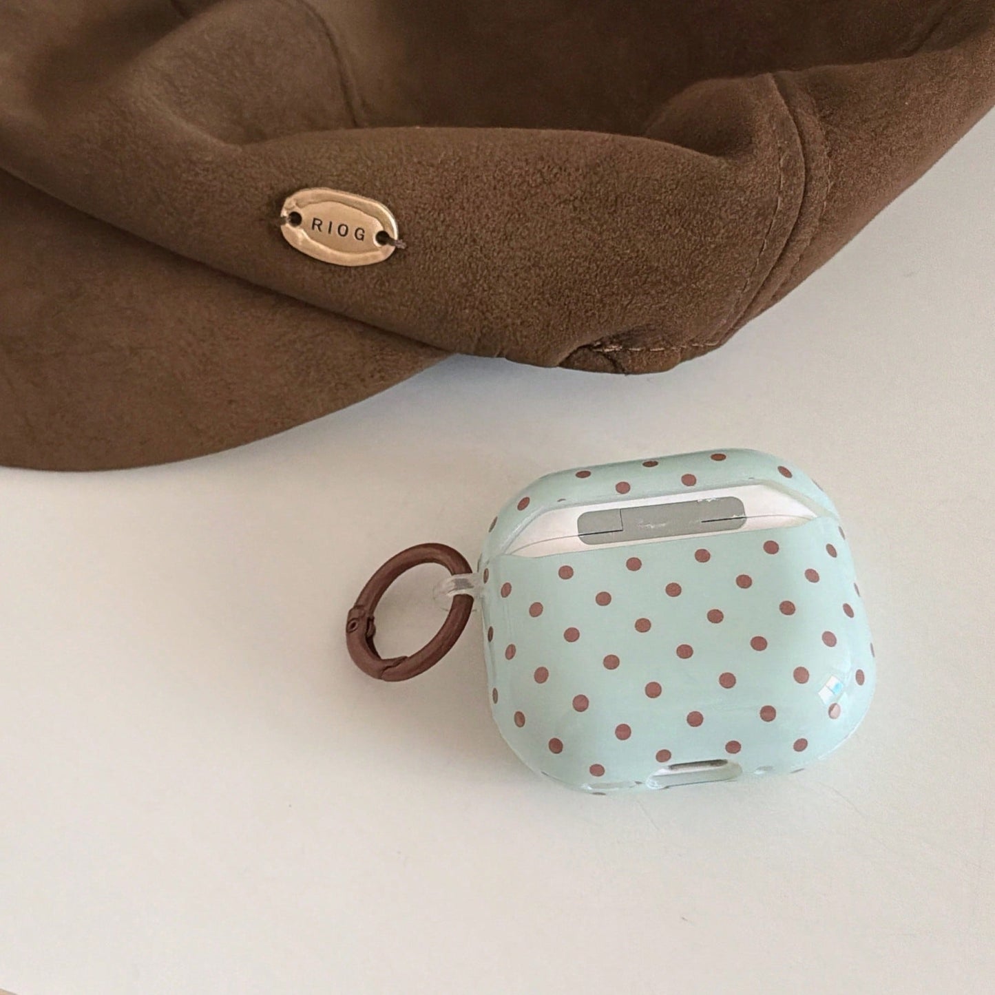 Minimalist Korean/European/American Mint Green With Brown Polka Dot Earphone Case With Hanging Ring, Compatible With Apple AirPodsPro3 Case/AirPodsPro2 Case/AirPodsPro Case/AirPods4 Case/AirPods3 Case