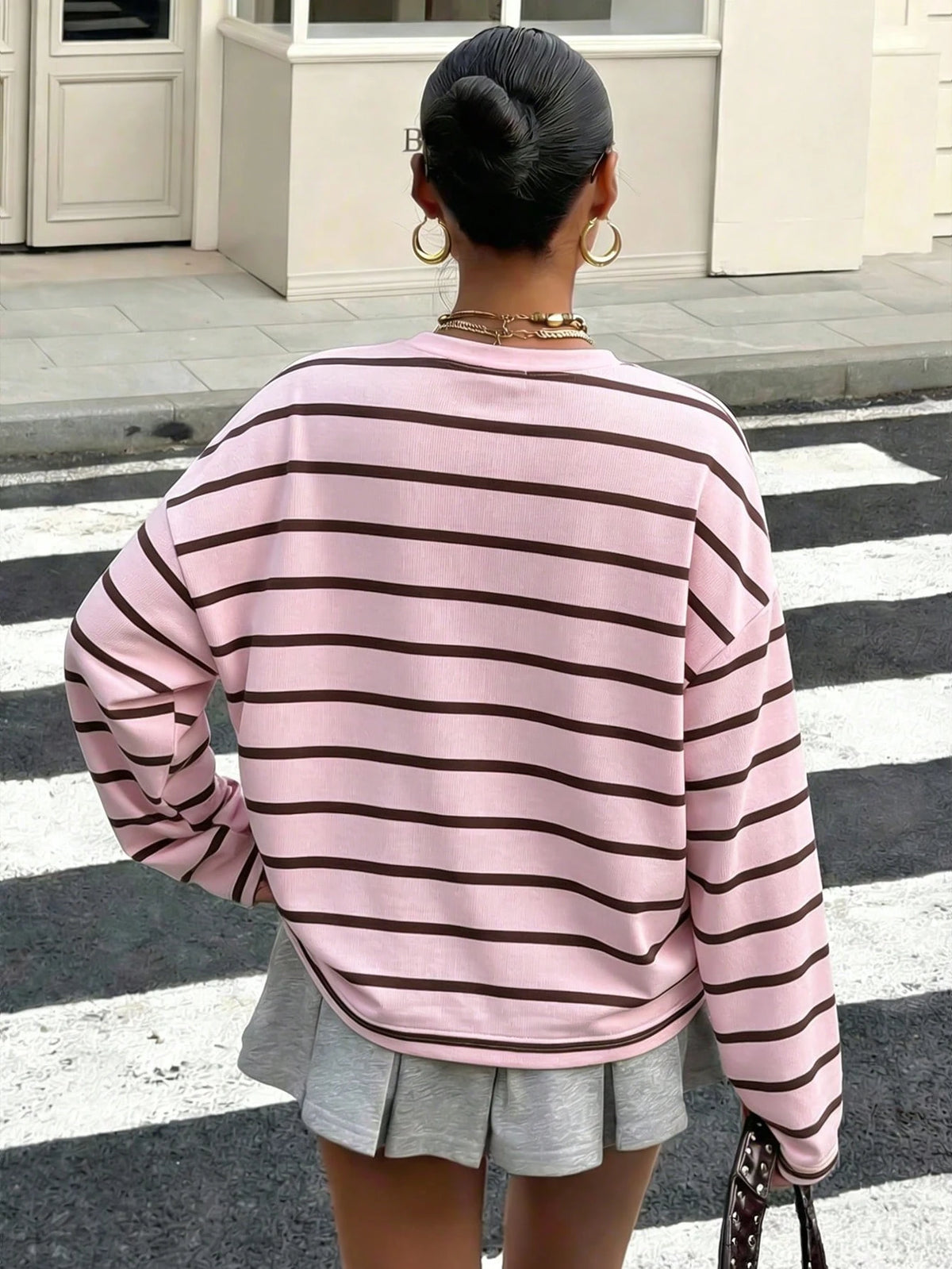 Muchica Casual Minimalist Sports Streetwear, Pink & Brown Small Horse Logo Collegiate Print Pattern, Round Neck Loose Fit Long Sleeve T-Shirt