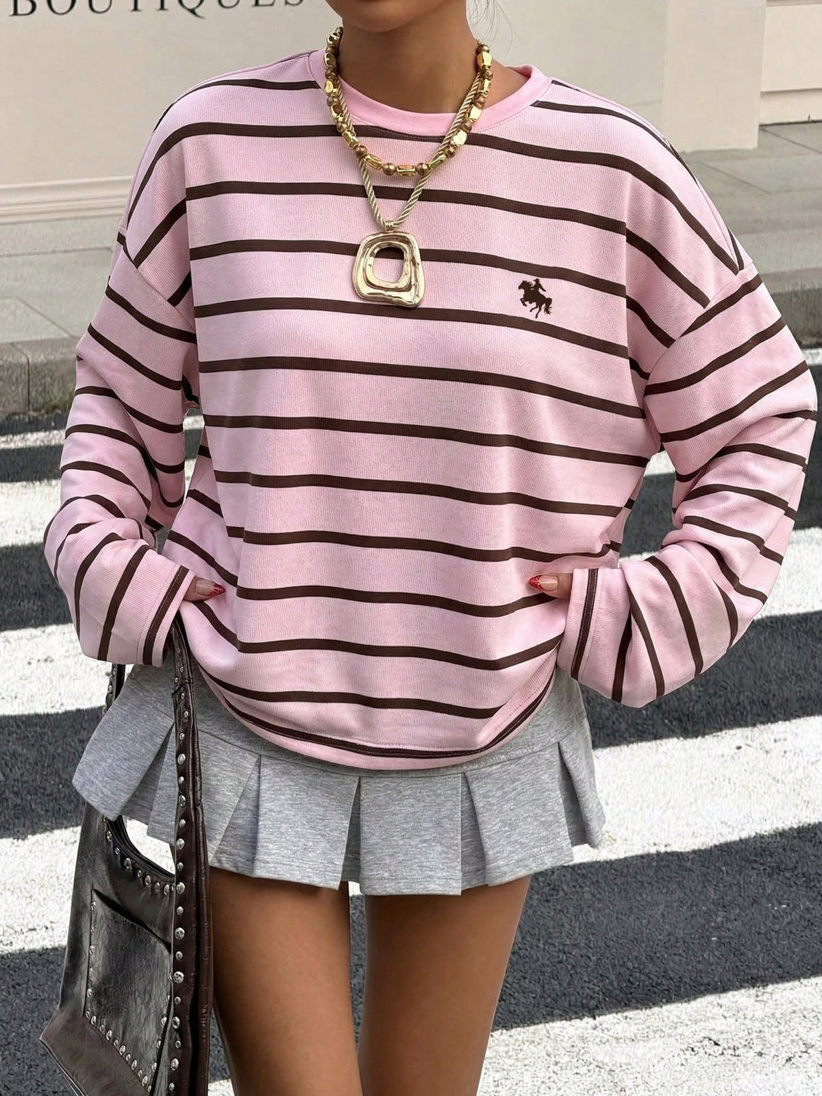Muchica Casual Minimalist Sports Streetwear, Pink & Brown Small Horse Logo Collegiate Print Pattern, Round Neck Loose Fit Long Sleeve T-Shirt