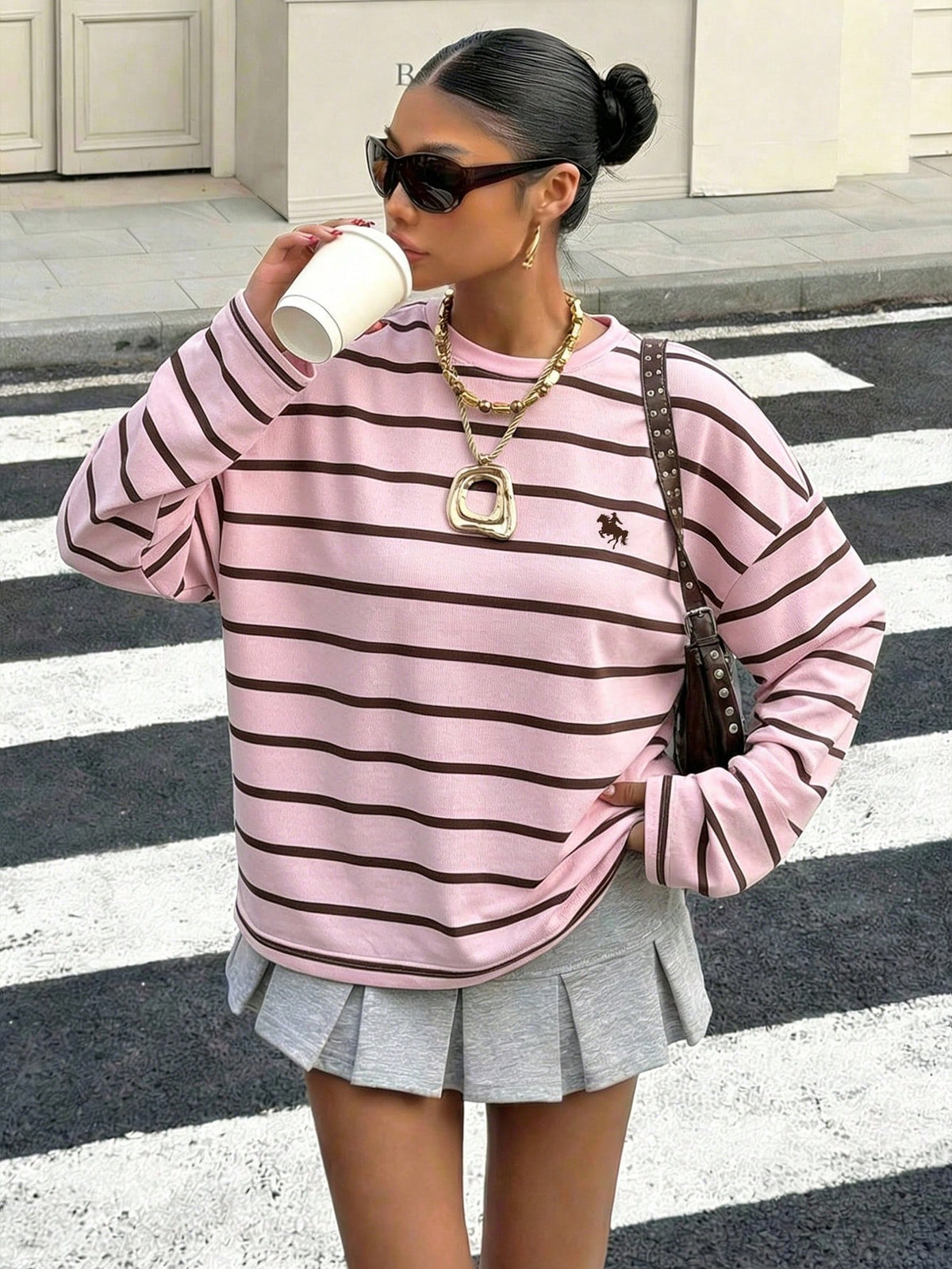Muchica Casual Minimalist Sports Streetwear, Pink & Brown Small Horse Logo Collegiate Print Pattern, Round Neck Loose Fit Long Sleeve T-Shirt
